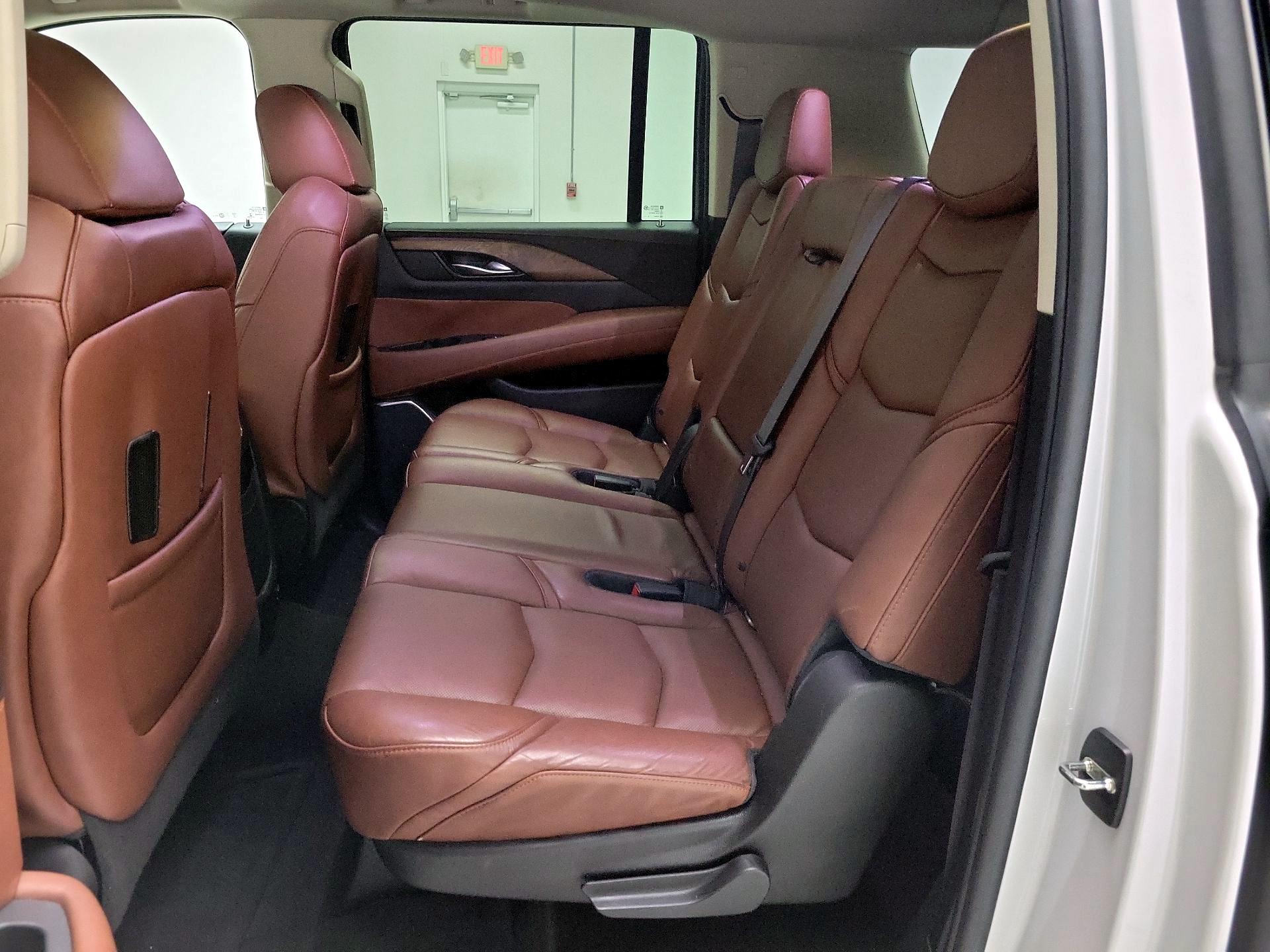 Thumbnail: 2016 Cadillac Escalade - 20