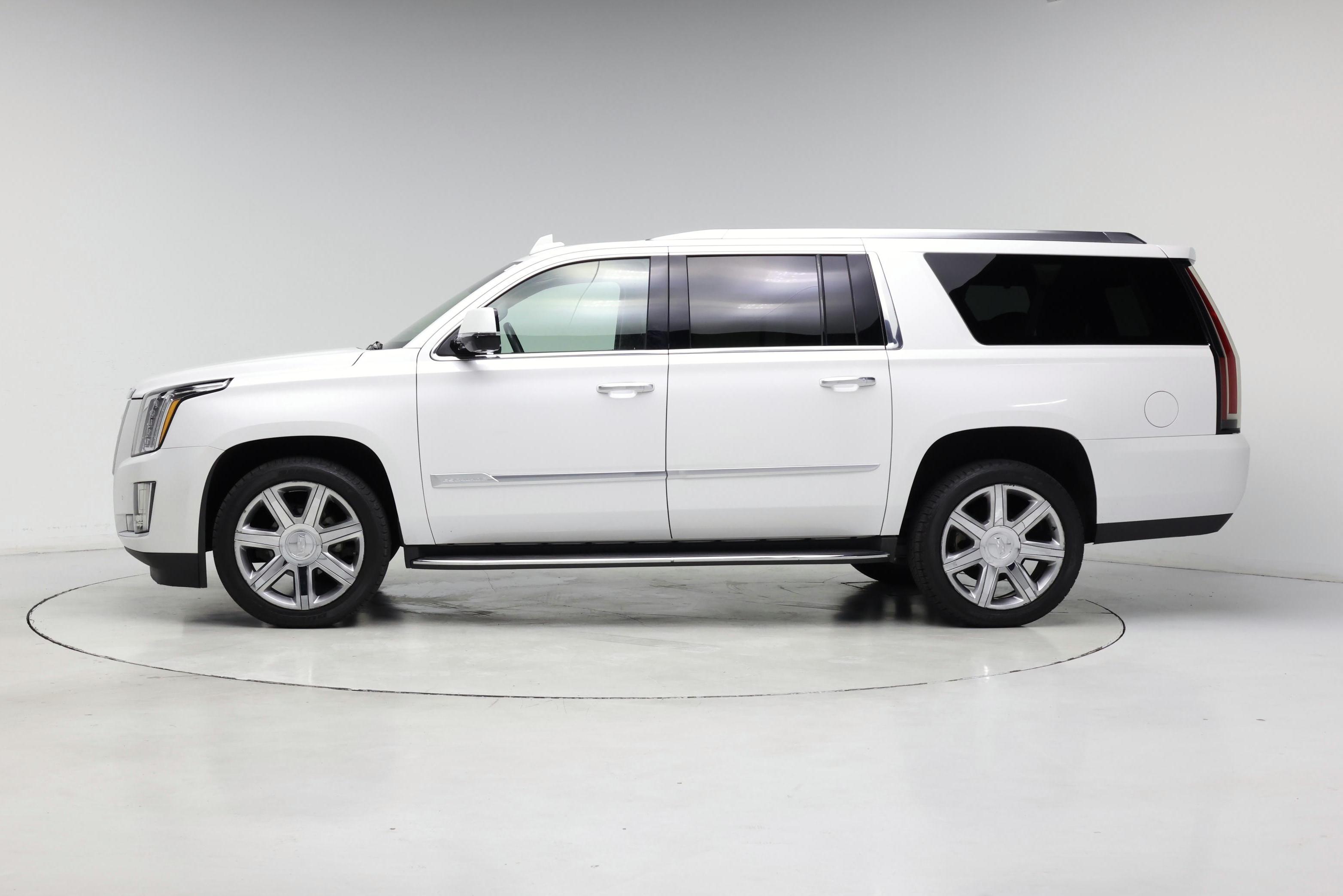 Thumbnail: 2016 Cadillac Escalade - 3