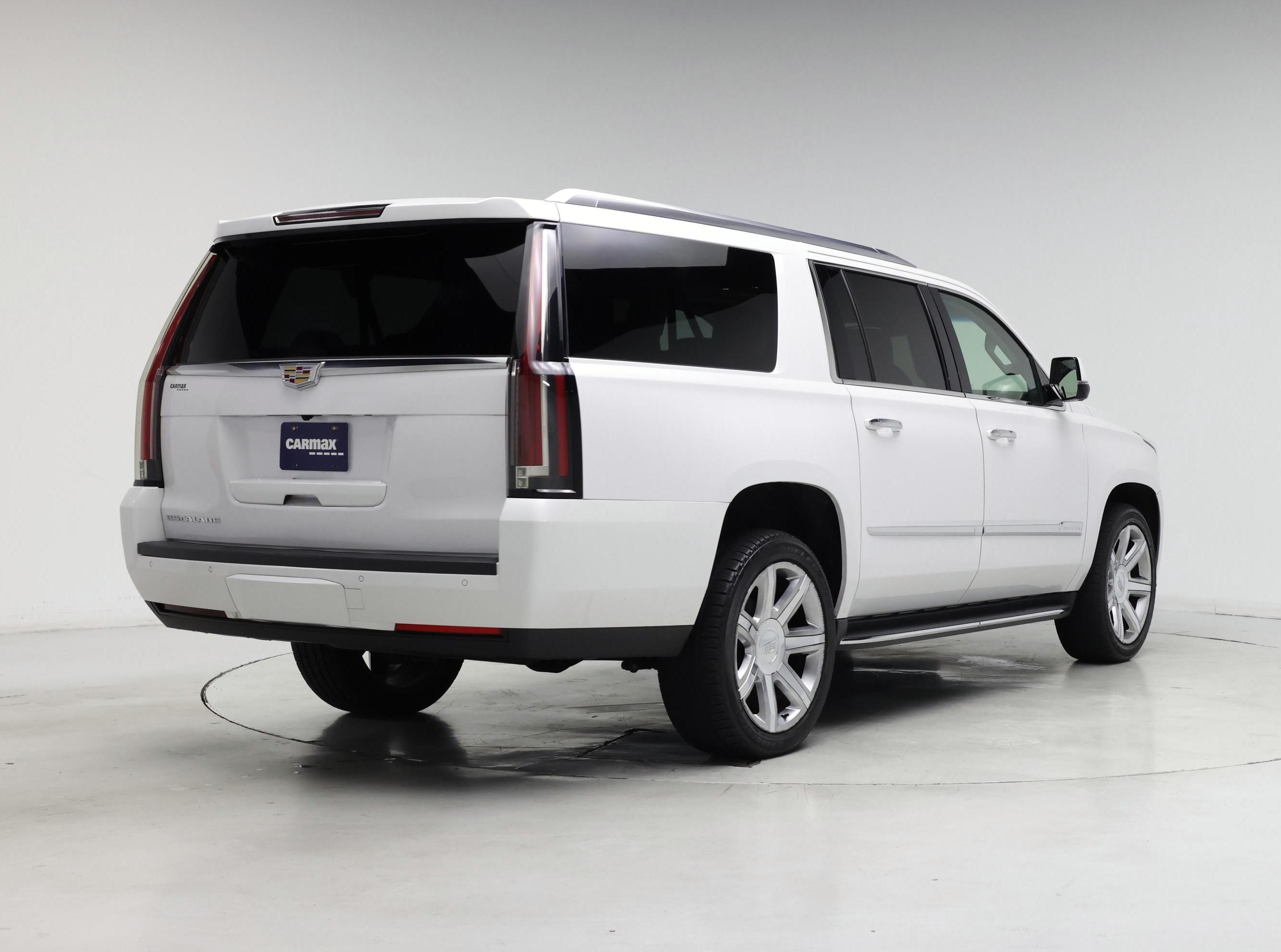 Thumbnail: 2016 Cadillac Escalade - 8