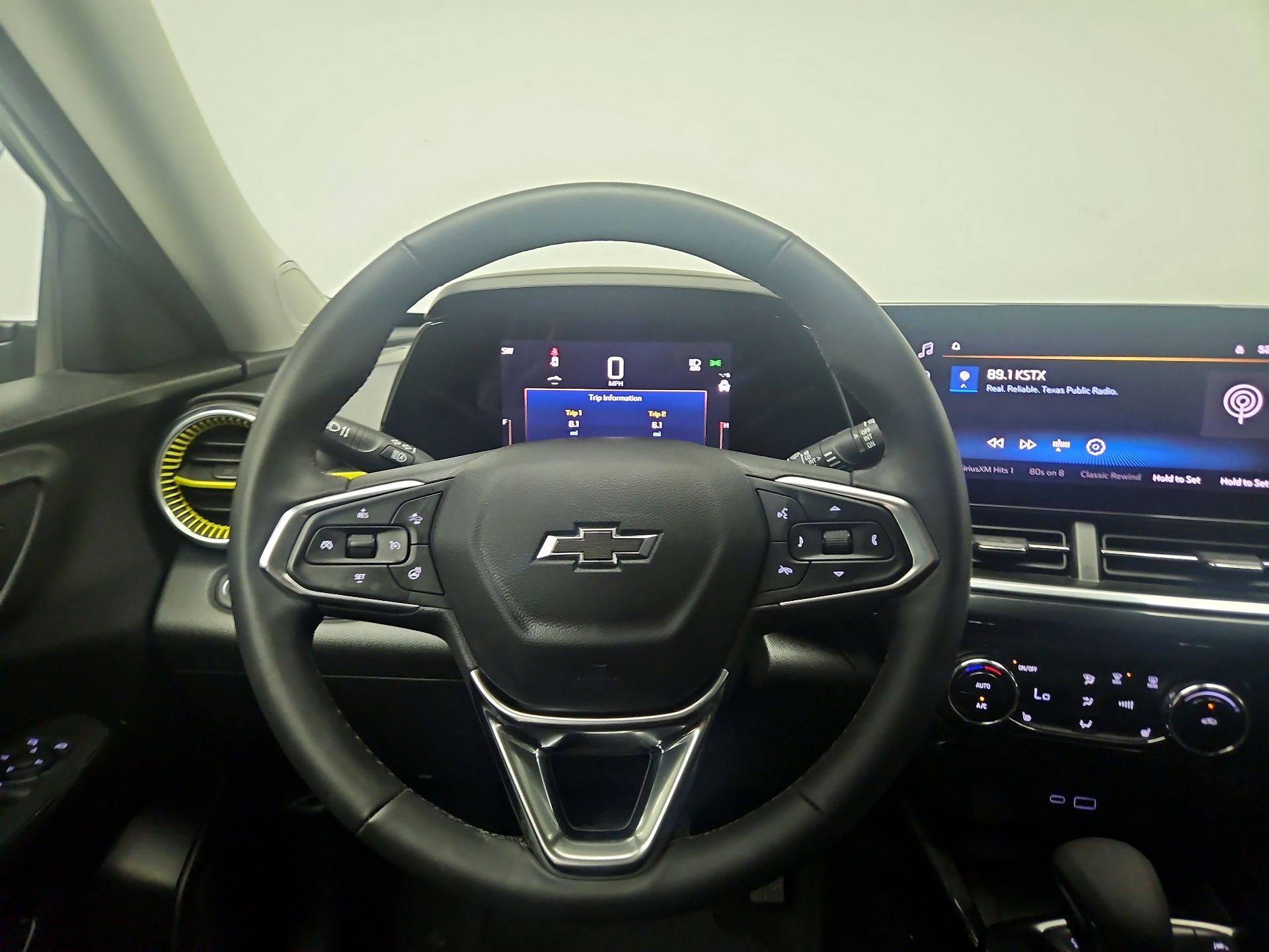 Thumbnail: 2025 Chevrolet Trax - 10