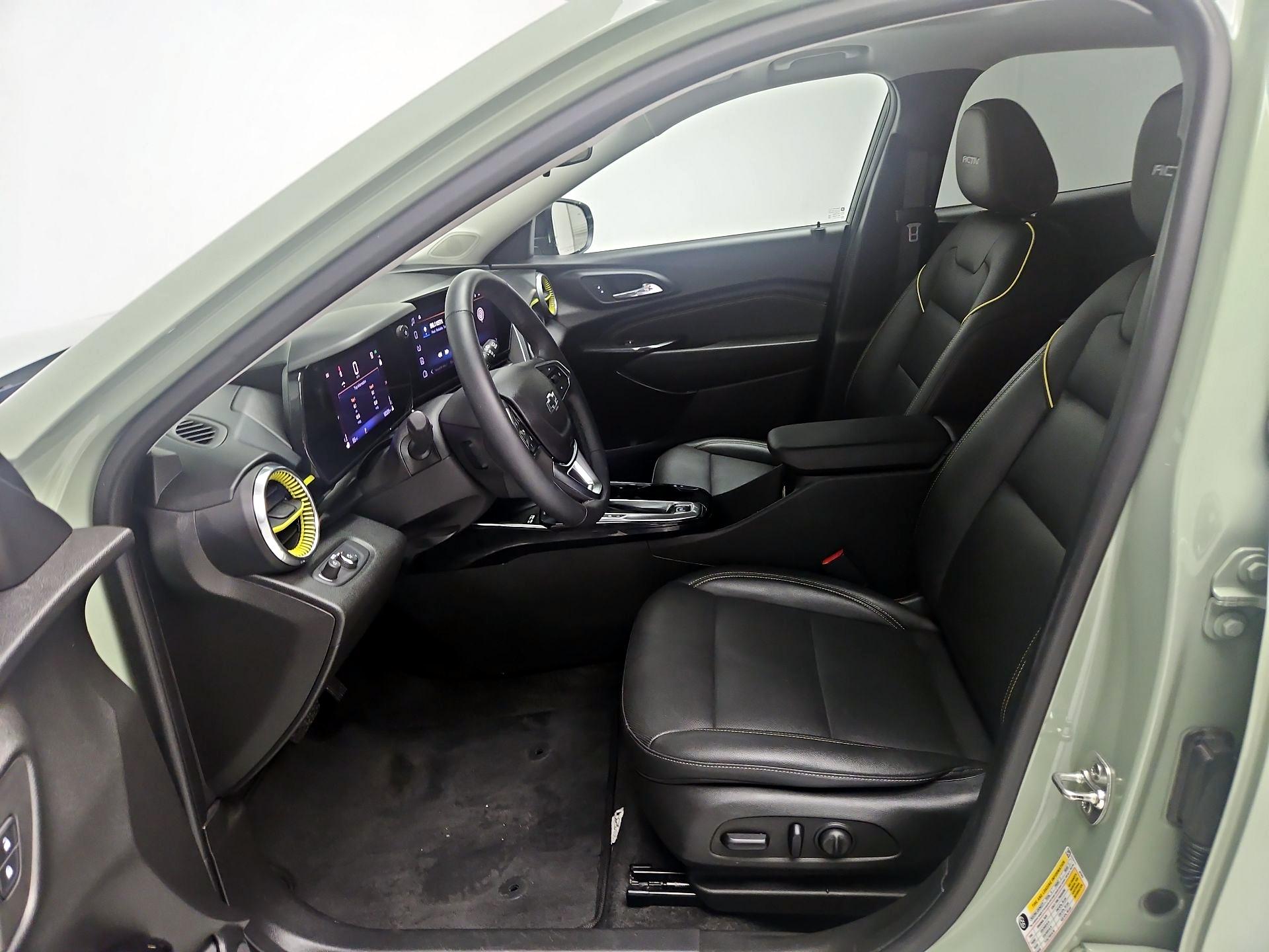 Thumbnail: 2025 Chevrolet Trax - 11