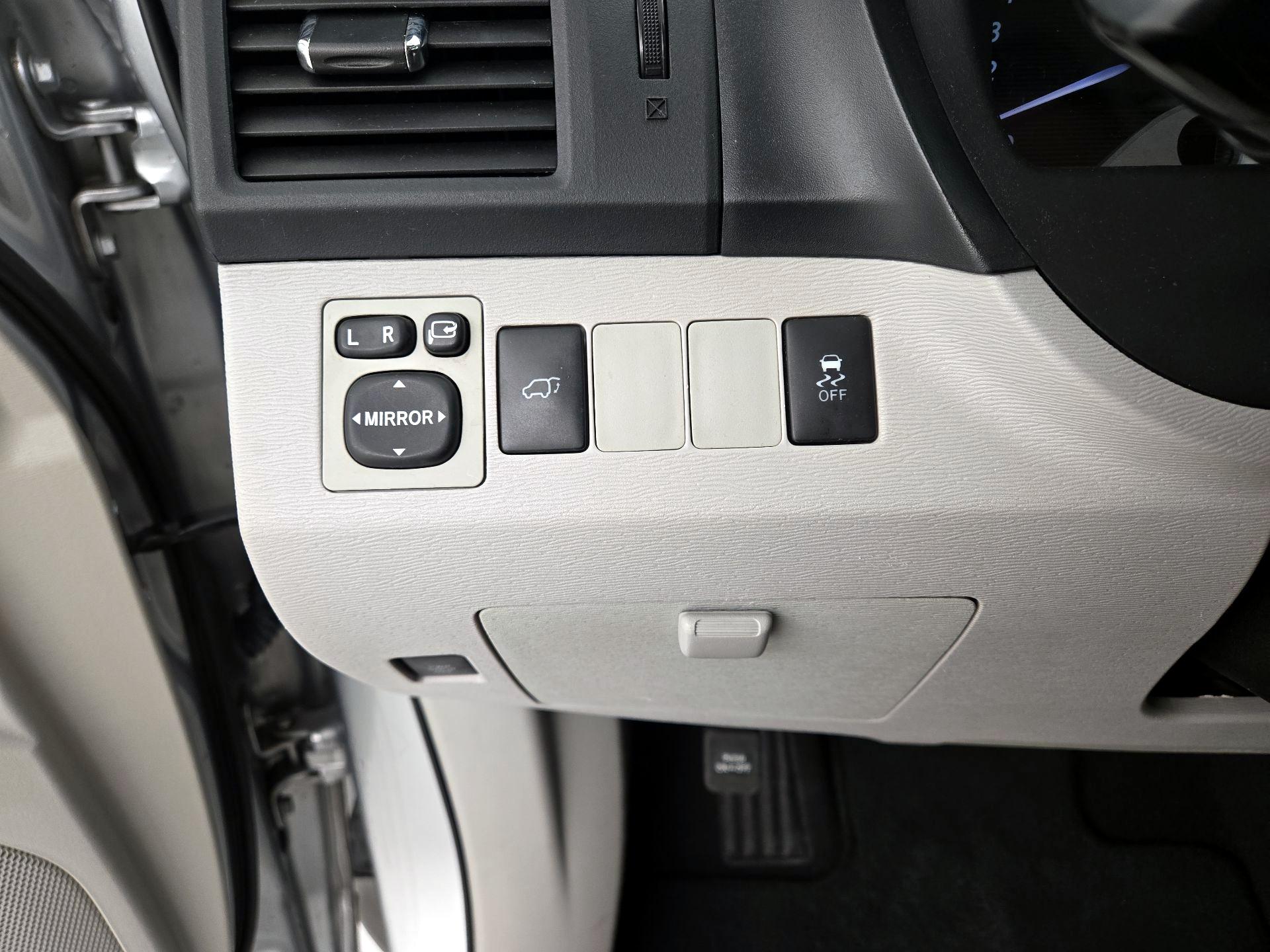 Thumbnail: 2015 Toyota Venza - 13