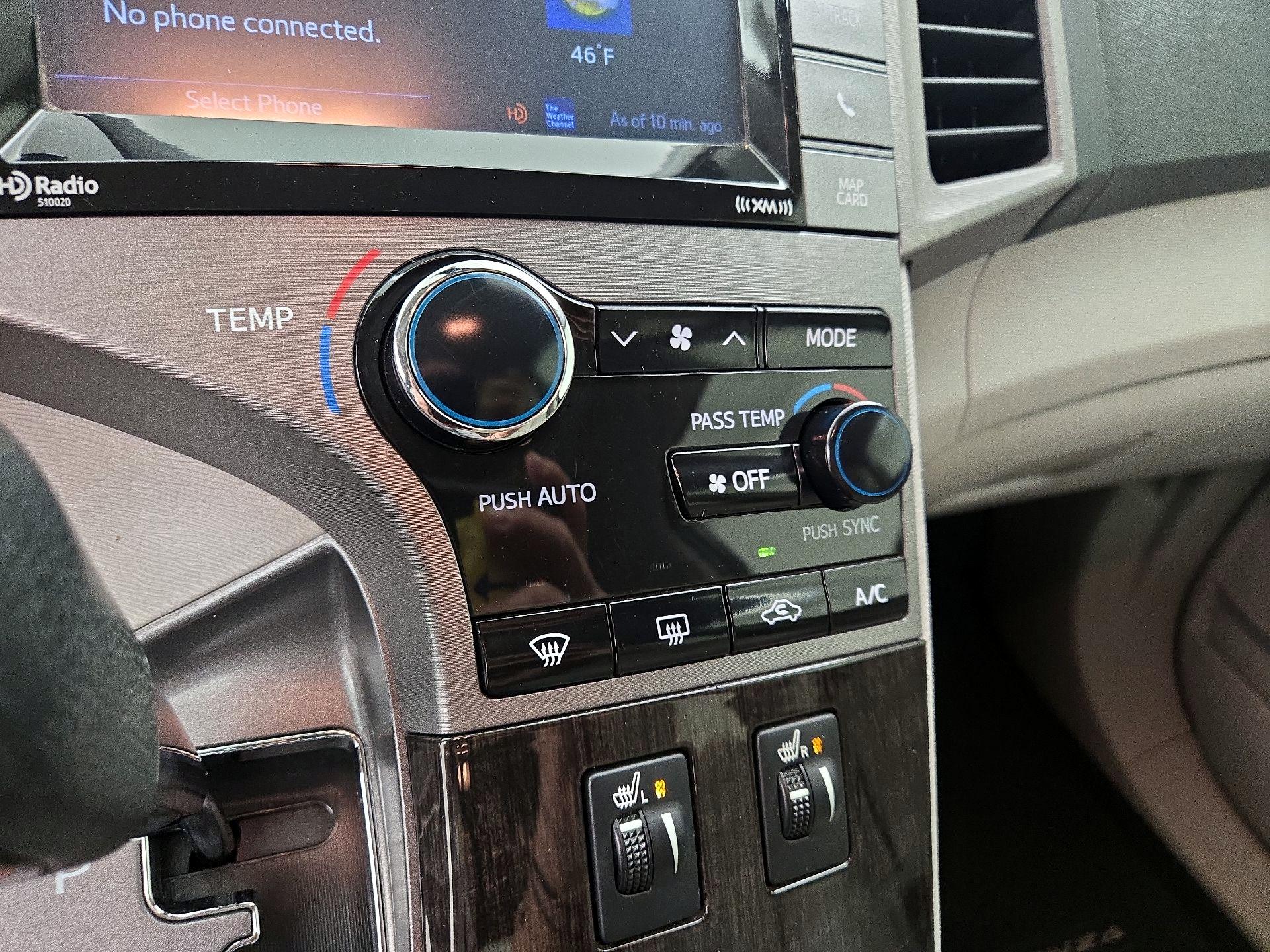 Thumbnail: 2015 Toyota Venza - 17