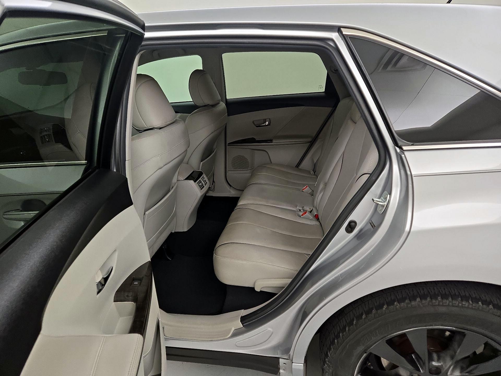 Thumbnail: 2015 Toyota Venza - 20