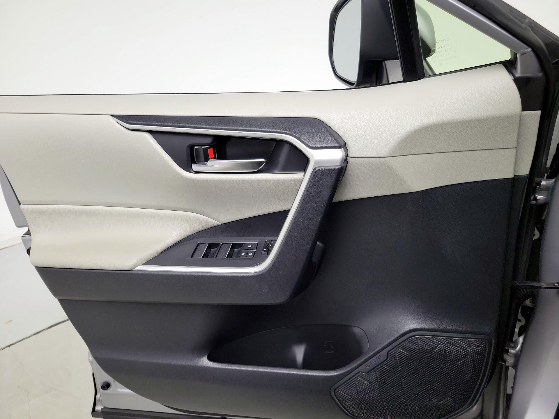 Thumbnail: 2023 Toyota RAV4 - 12