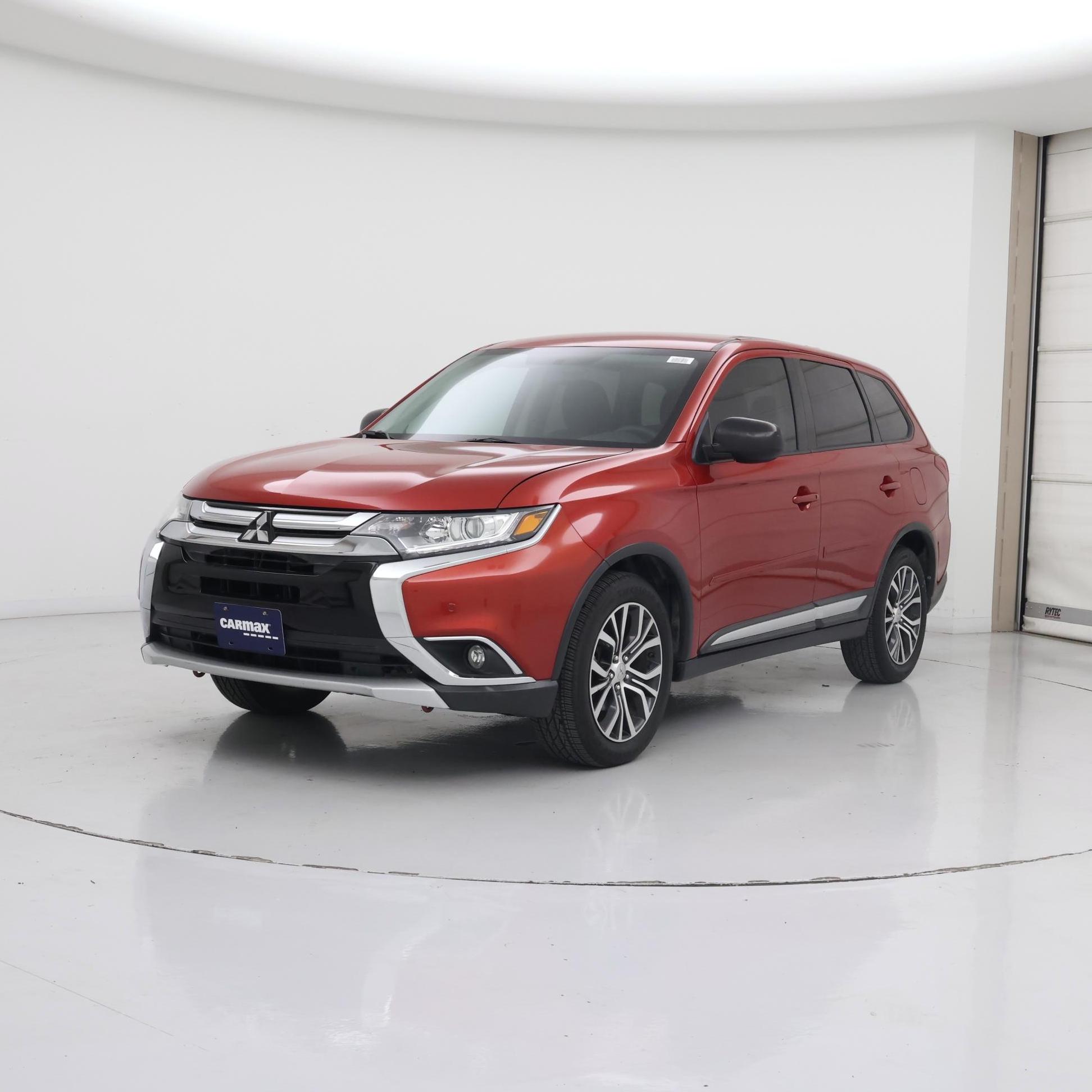 Thumbnail: 2017 Mitsubishi Outlander - 4