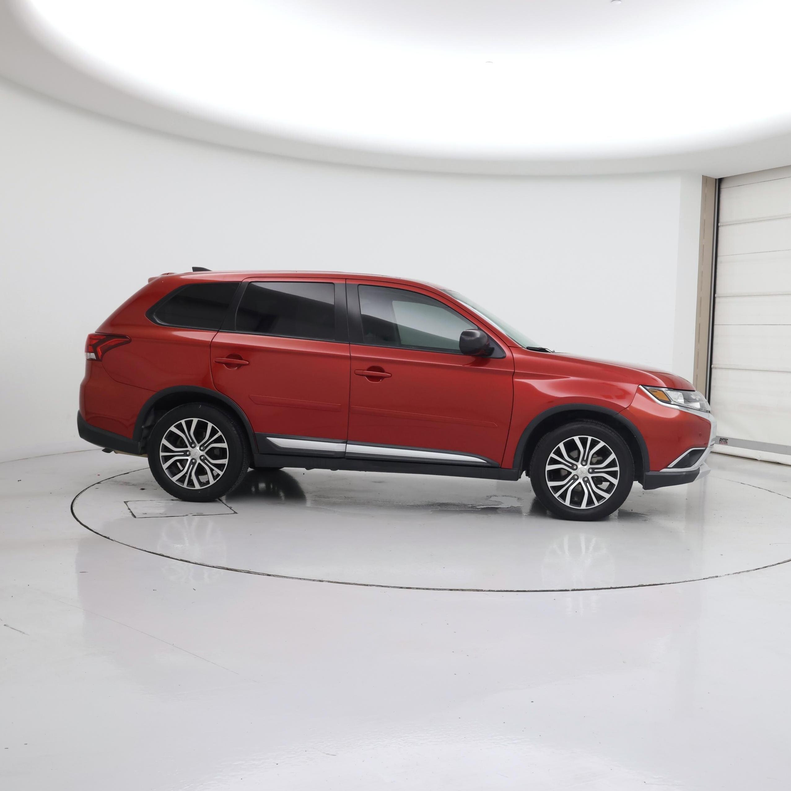 Thumbnail: 2017 Mitsubishi Outlander - 7