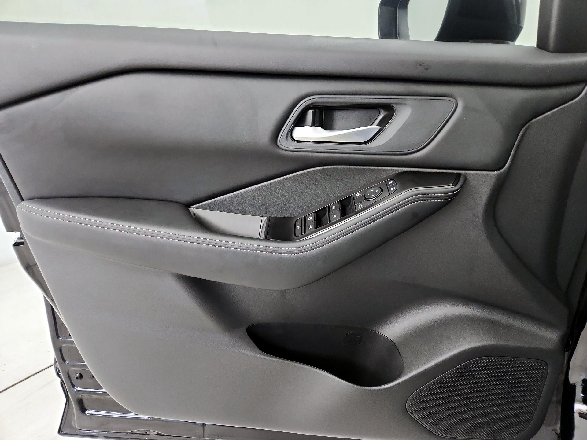 Thumbnail: 2025 Nissan Rogue - 12