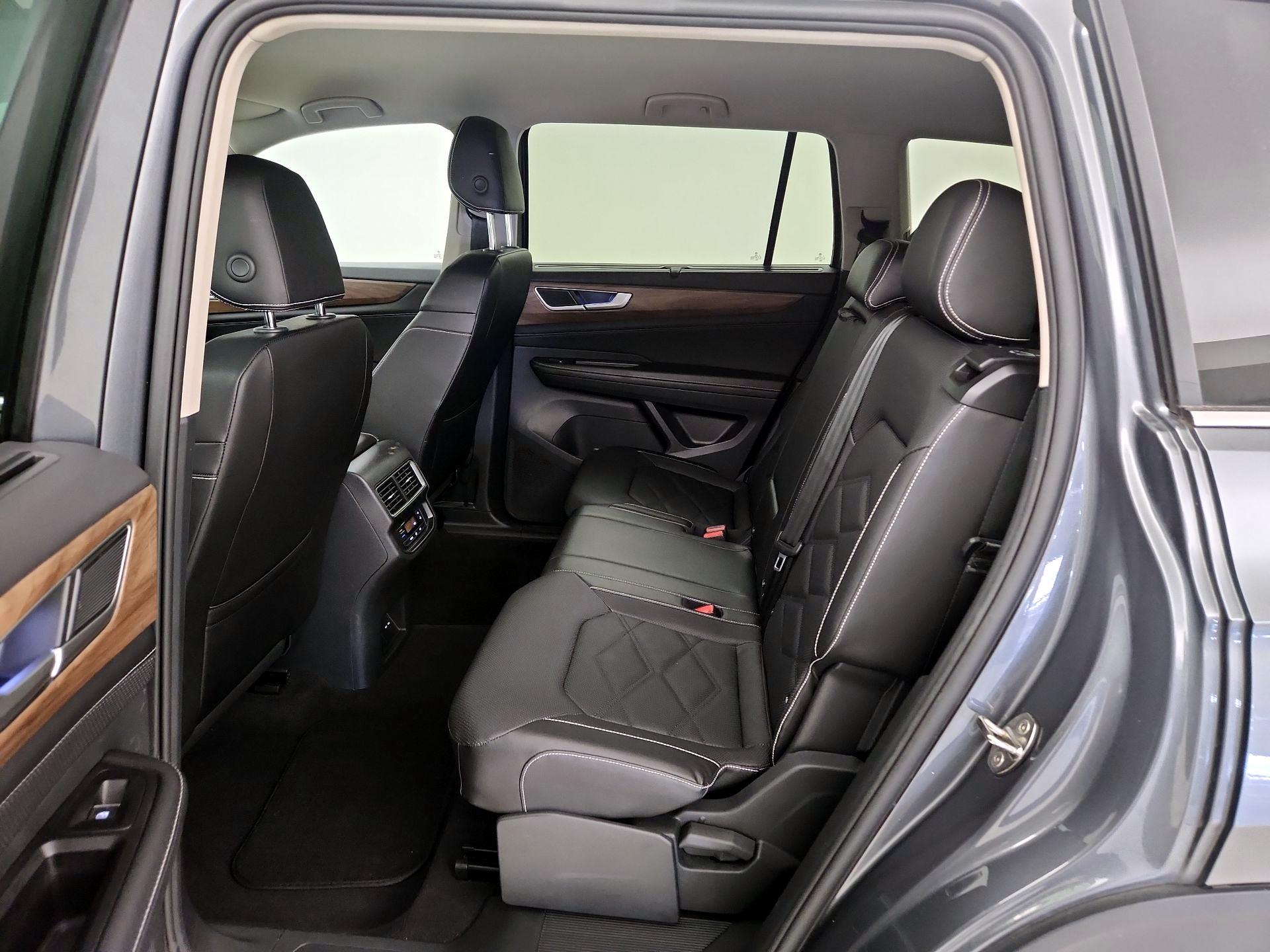 Thumbnail: 2025 Volkswagen Atlas - 19