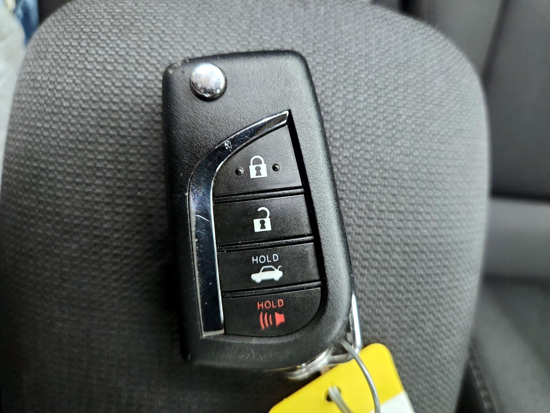 Thumbnail: 2025 Toyota Corolla - 18