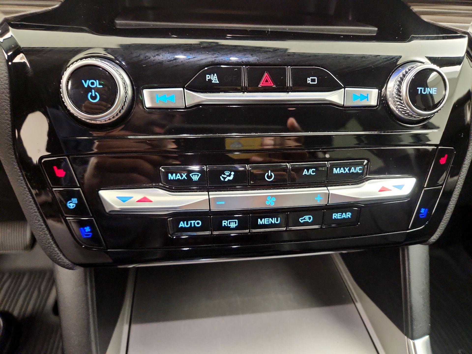 Thumbnail: 2023 Ford Explorer - 17