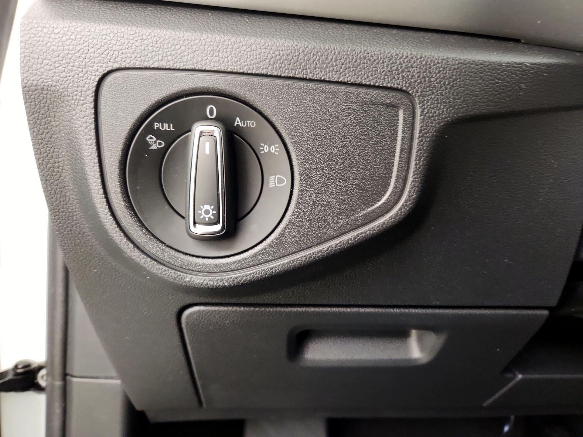 Thumbnail: 2022 Volkswagen Atlas - 13