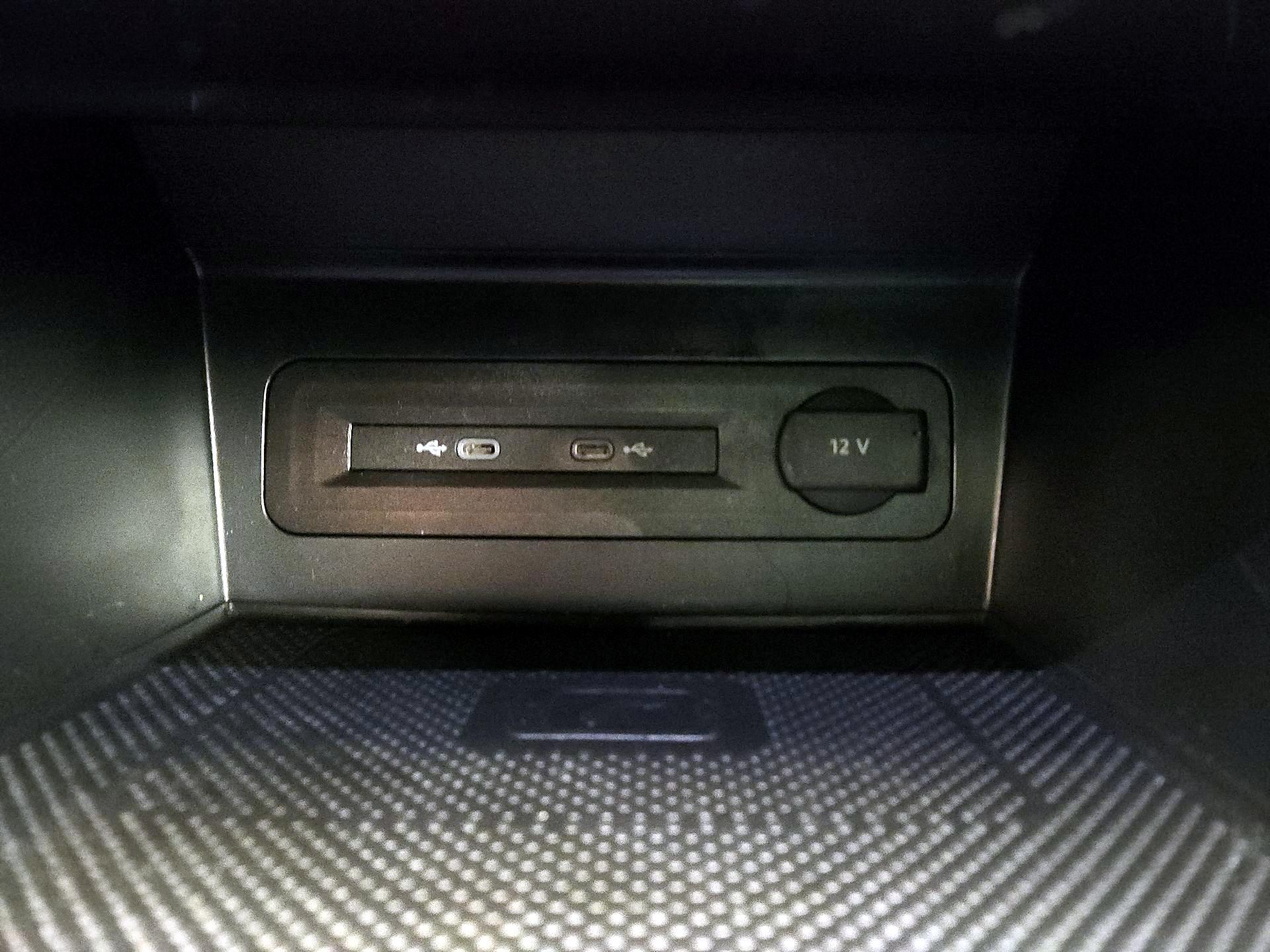 Thumbnail: 2022 Volkswagen Atlas - 18