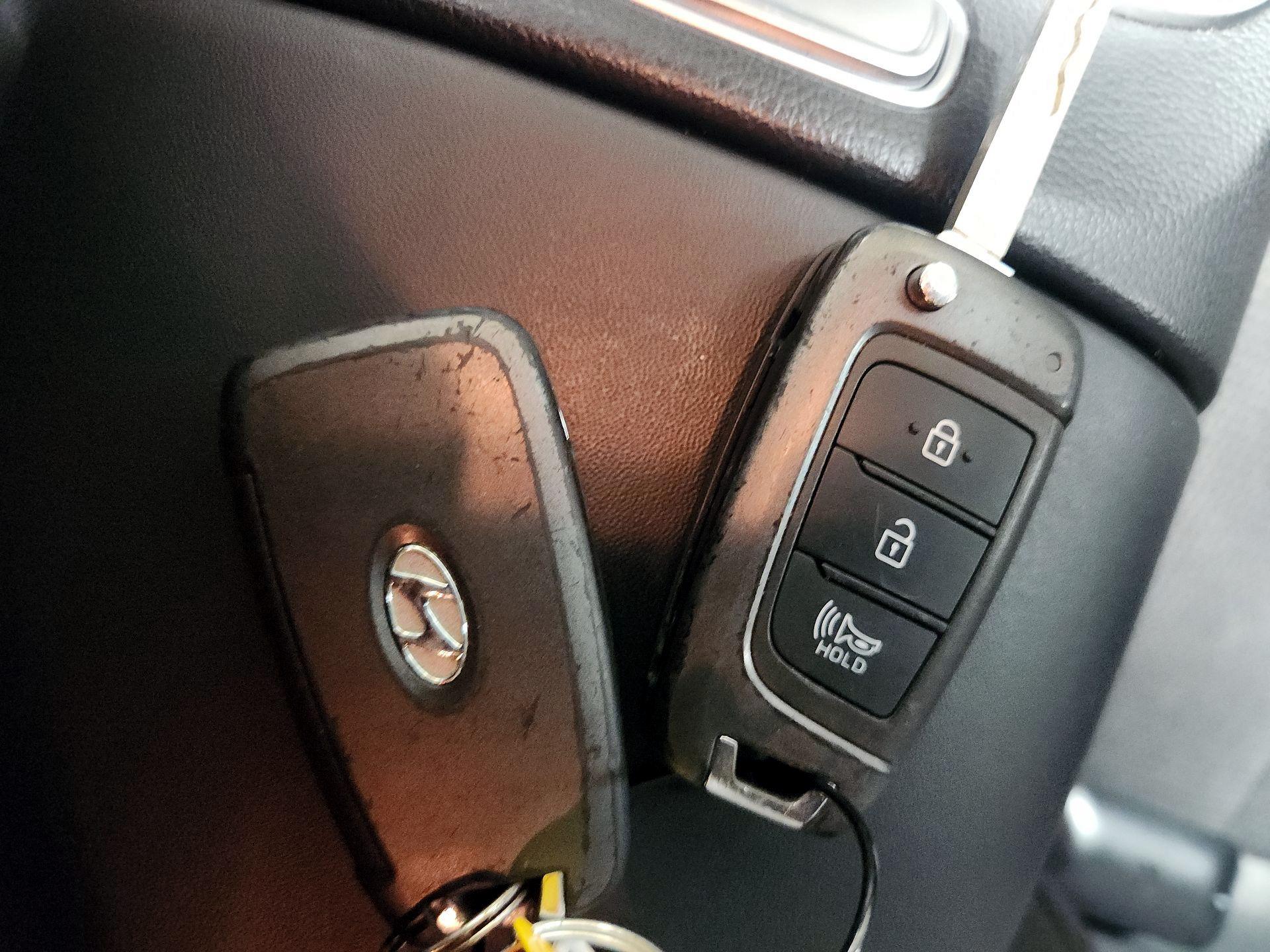 Thumbnail: 2021 Hyundai Santa Fe - 18