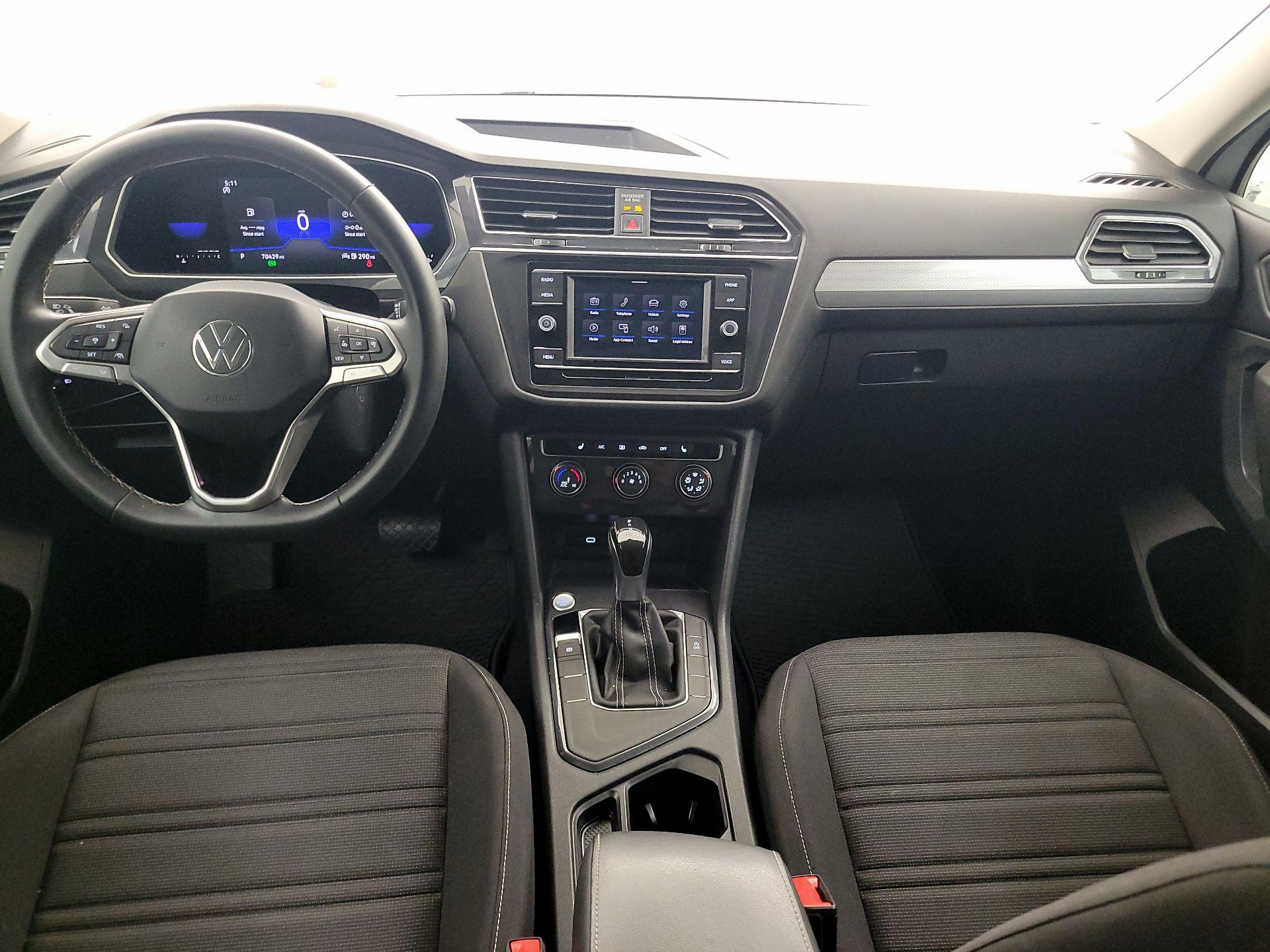 Thumbnail: 2022 Volkswagen Tiguan - 9