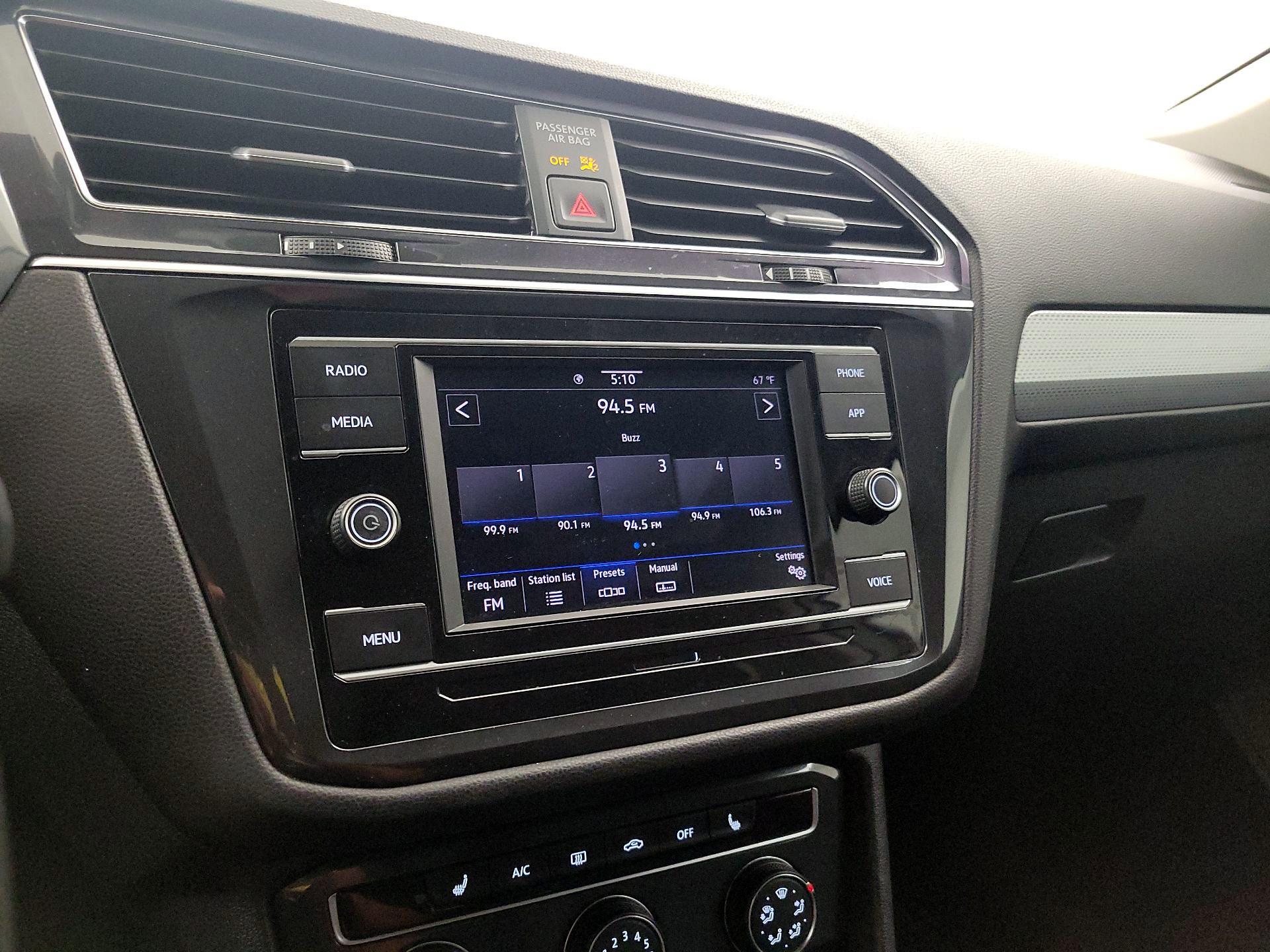 Thumbnail: 2022 Volkswagen Tiguan - 15