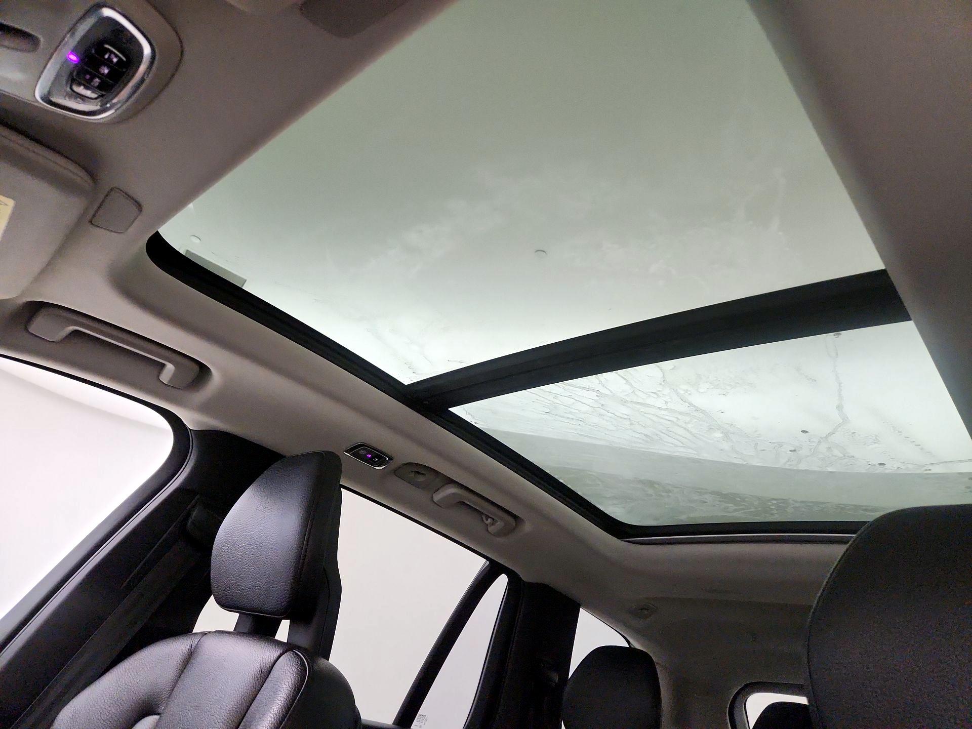 Thumbnail: 2022 Volvo XC90 - 17