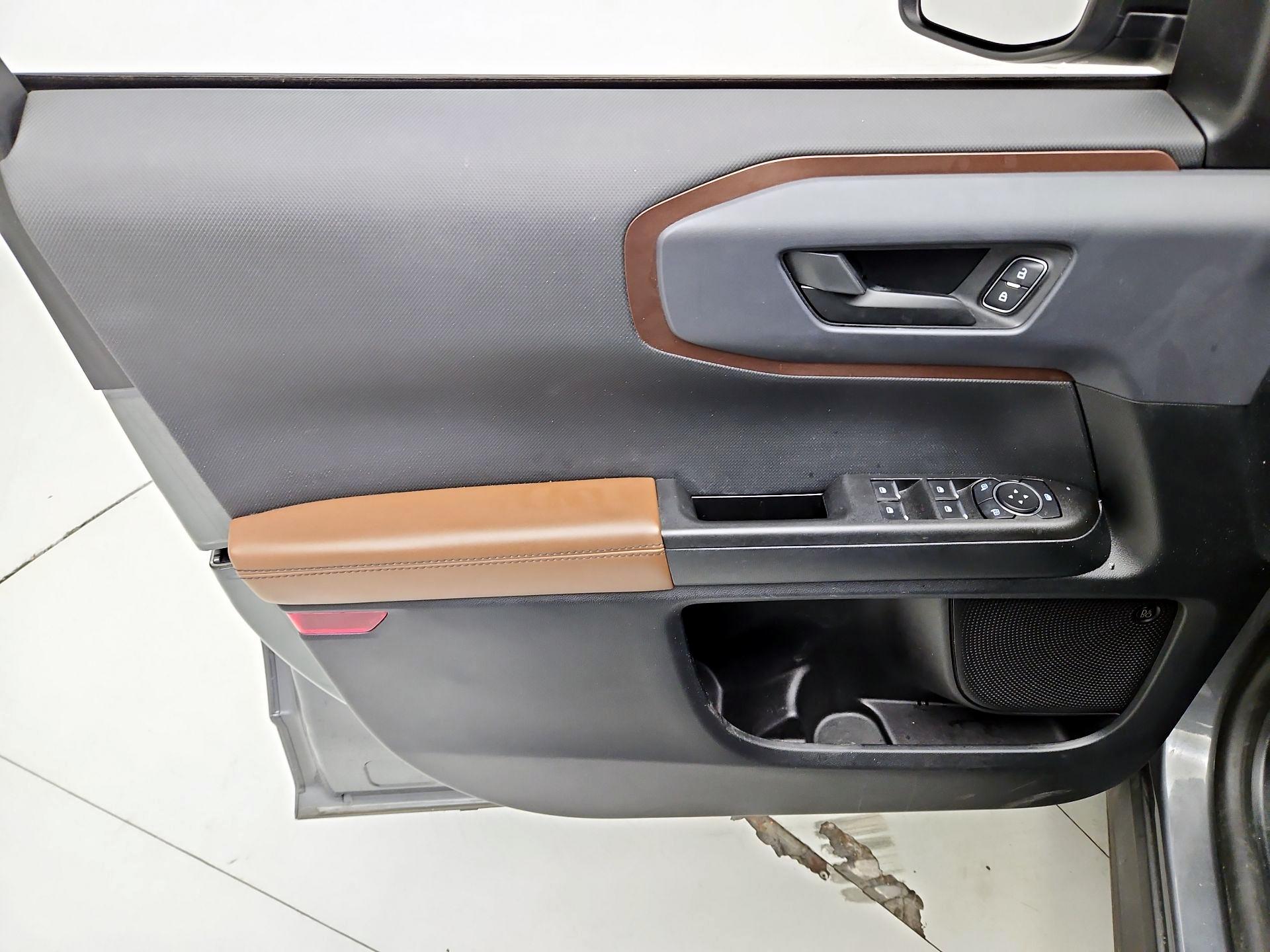 Thumbnail: 2022 Ford Bronco Sport - 12