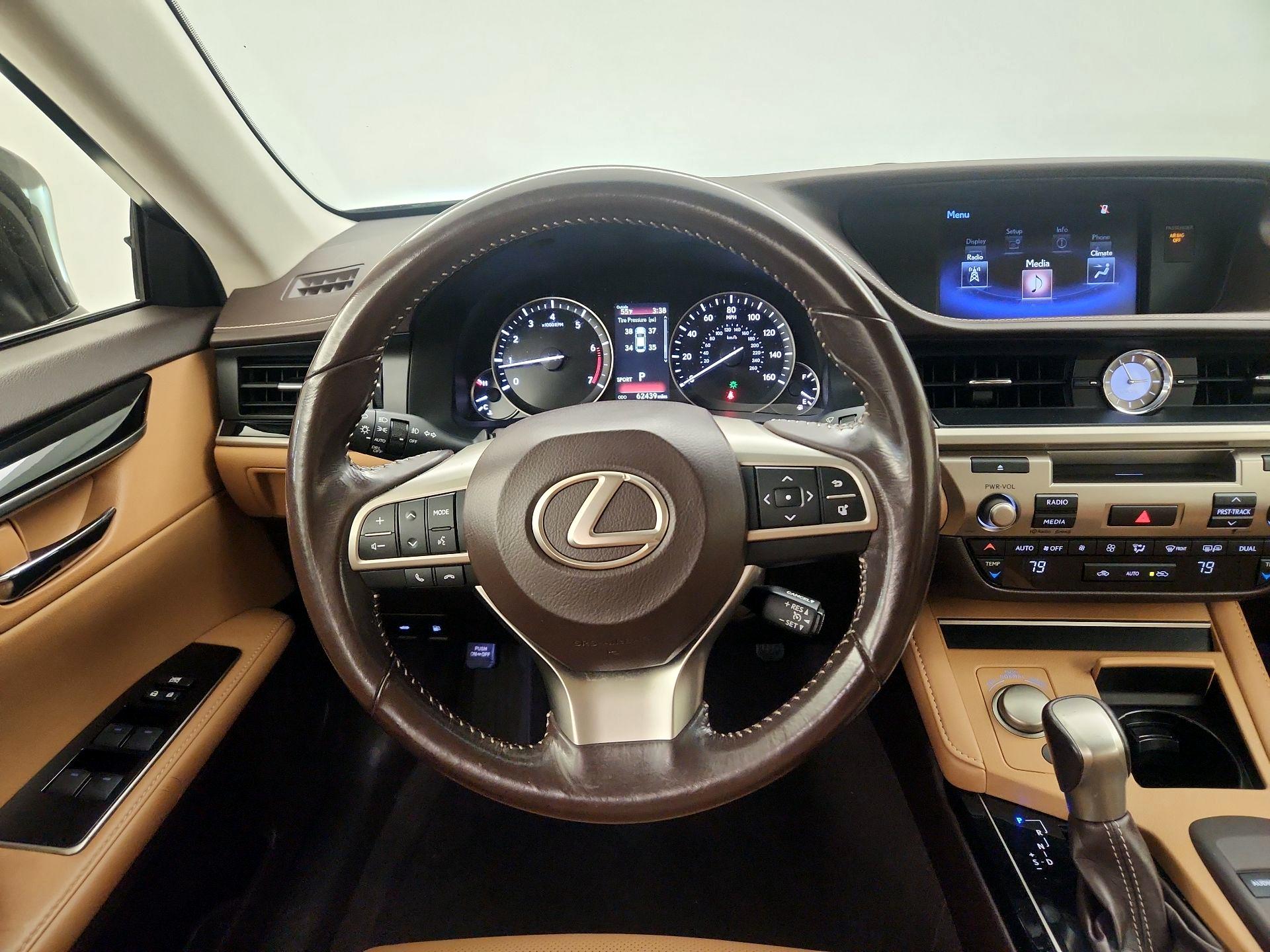 Thumbnail: 2016 Lexus ES - 10