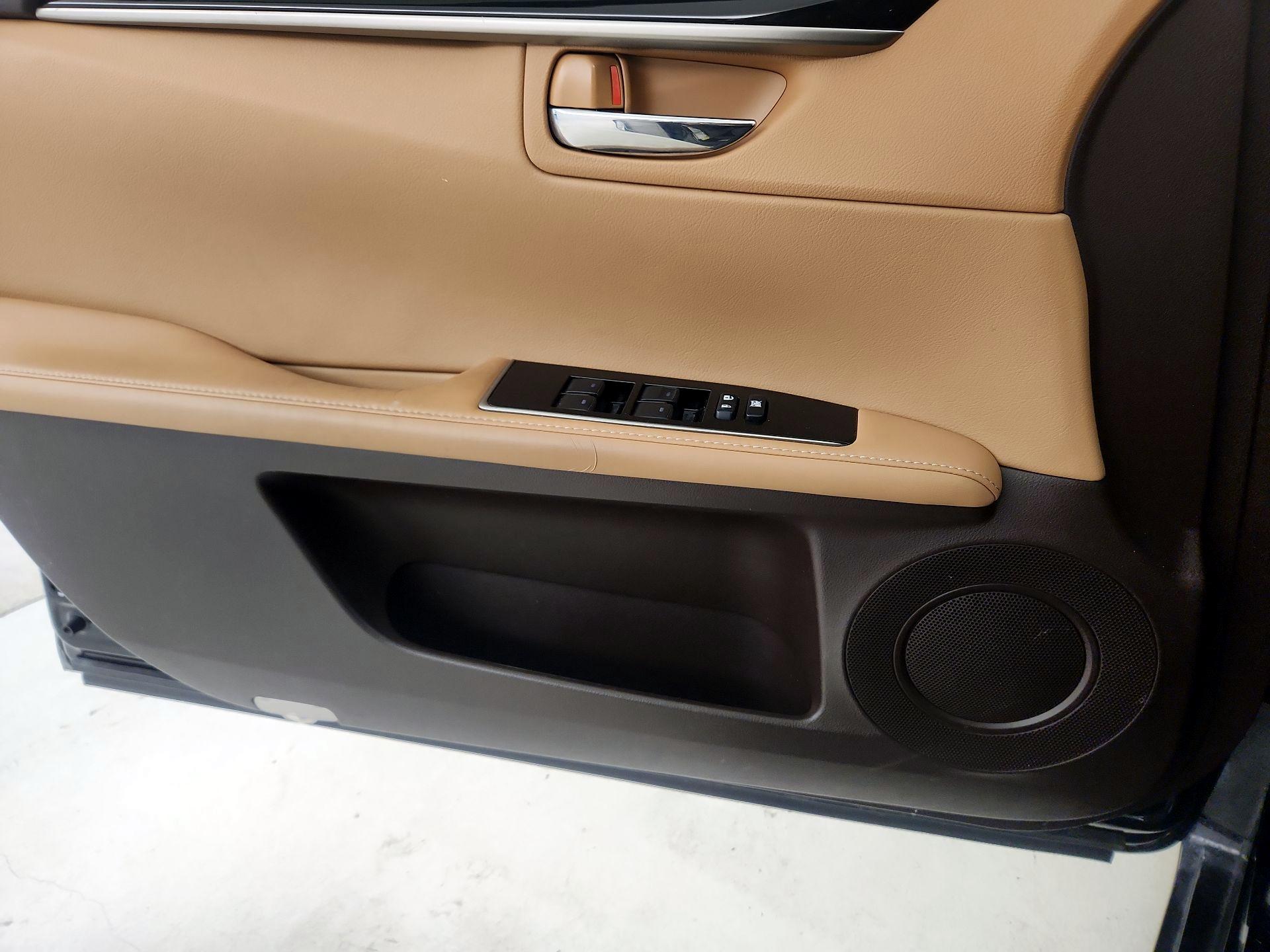 Thumbnail: 2016 Lexus ES - 12