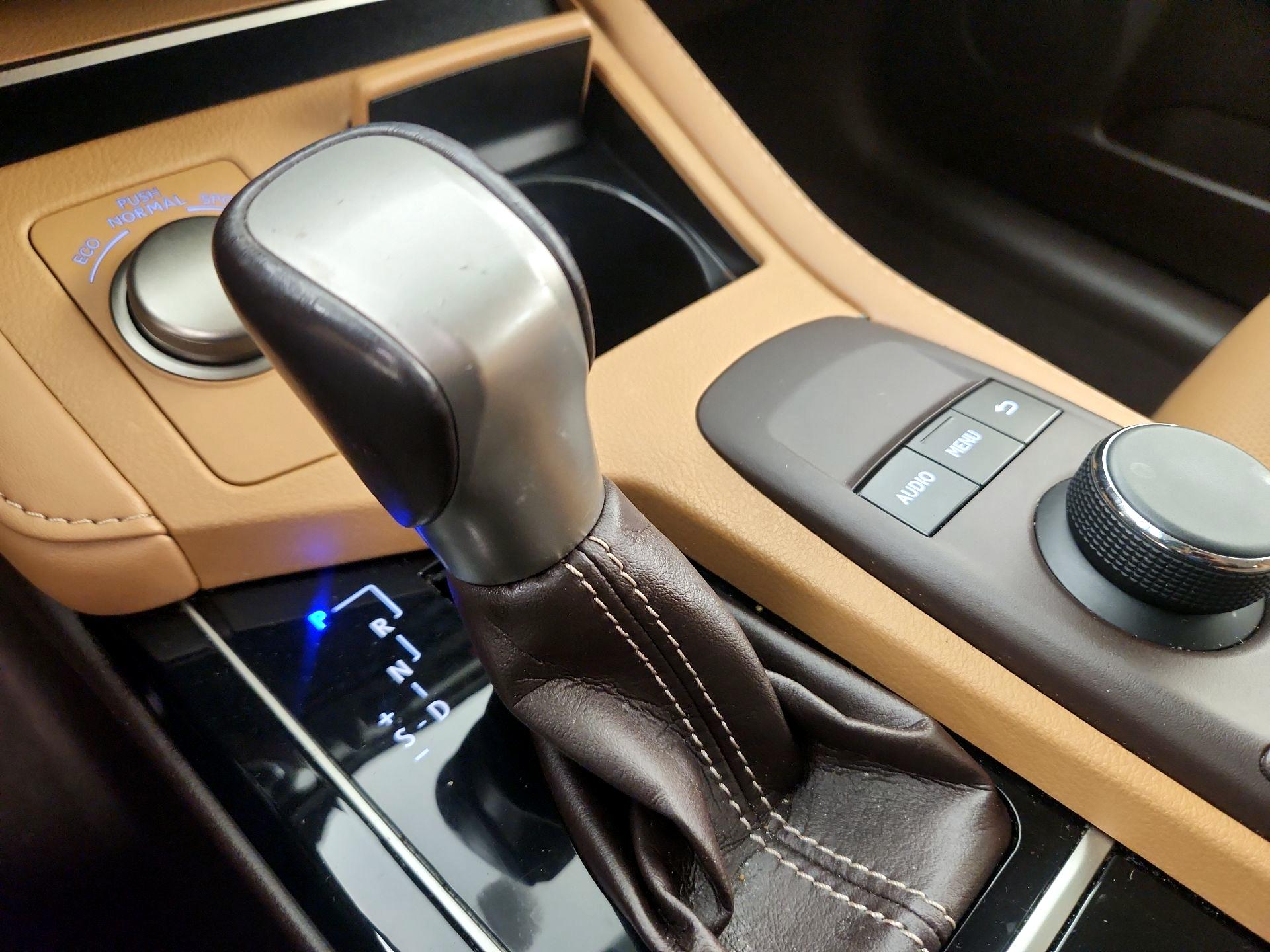 Thumbnail: 2016 Lexus ES - 17