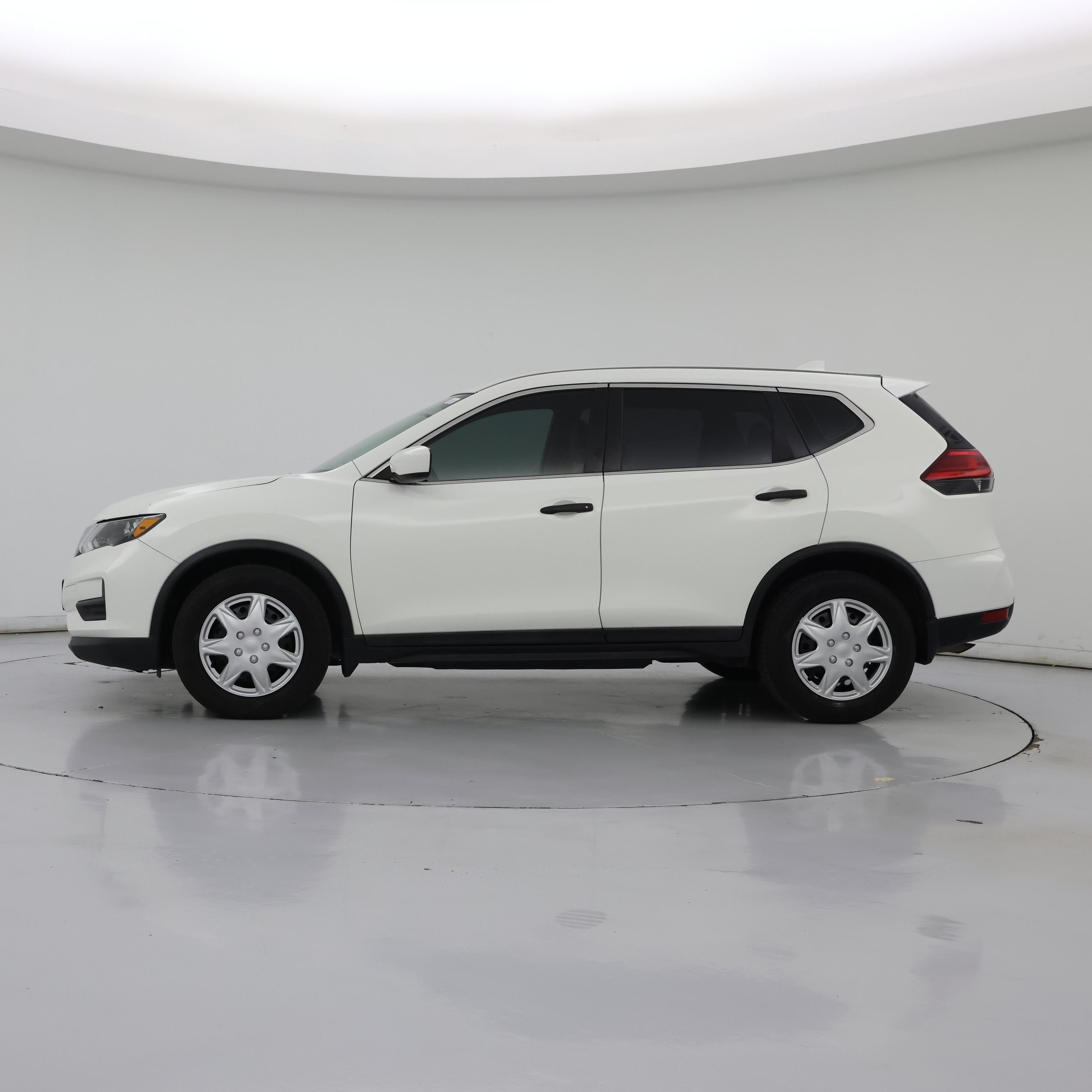 Thumbnail: 2017 Nissan Rogue - 3