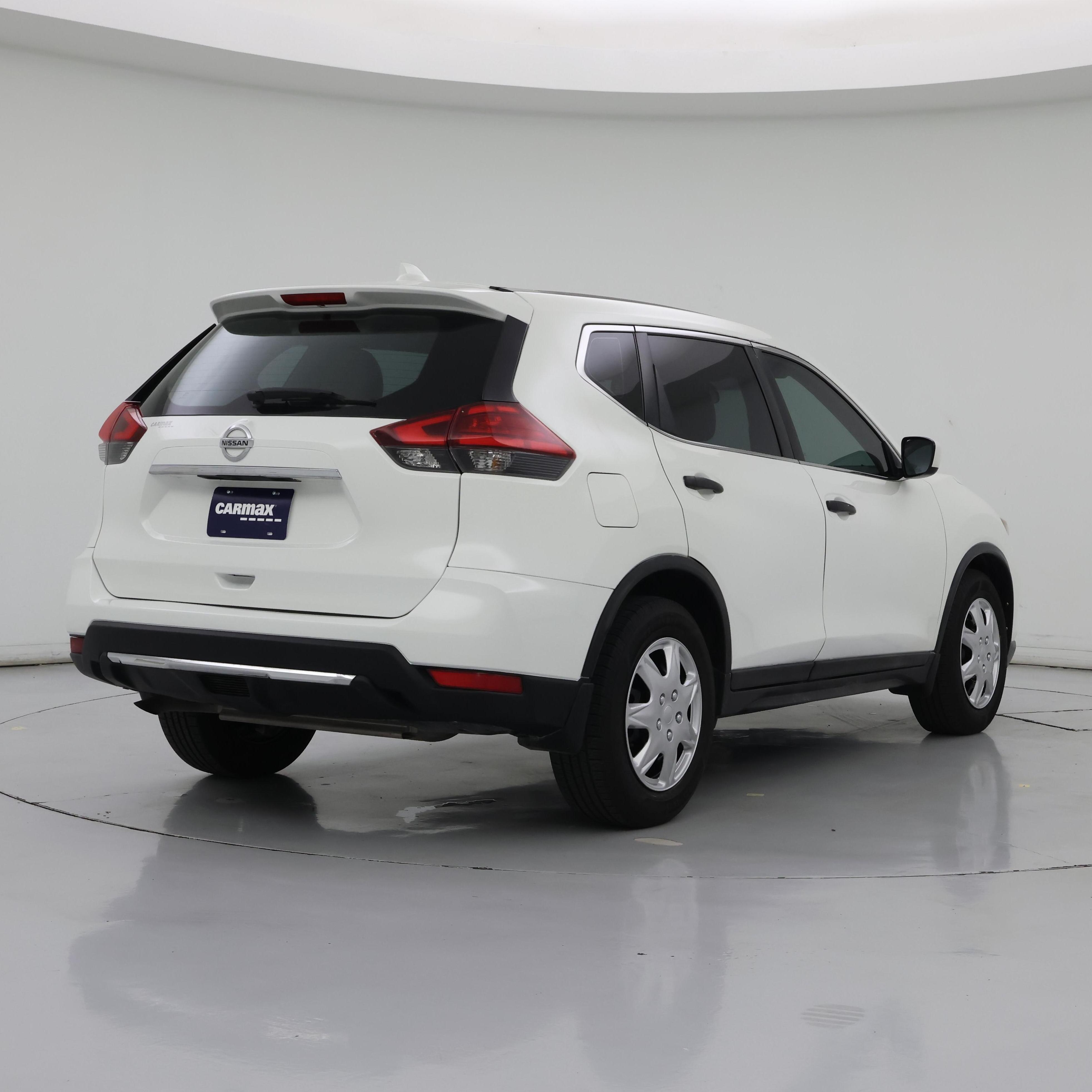 Thumbnail: 2017 Nissan Rogue - 8