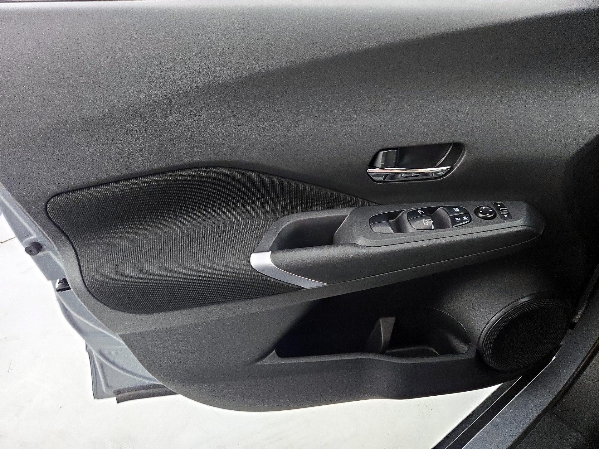 Thumbnail: 2023 Nissan Kicks - 12