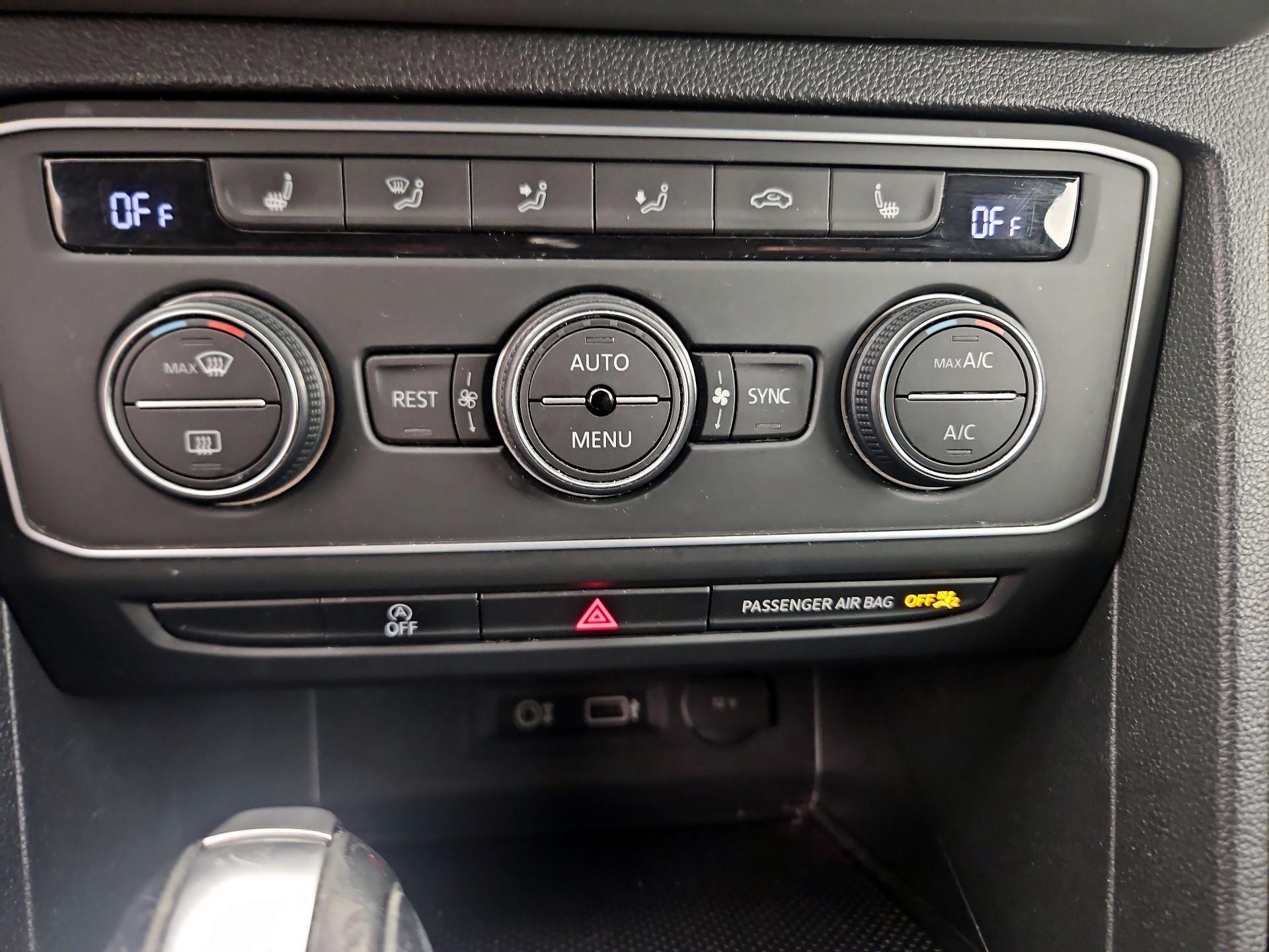 Thumbnail: 2019 Volkswagen Atlas - 16