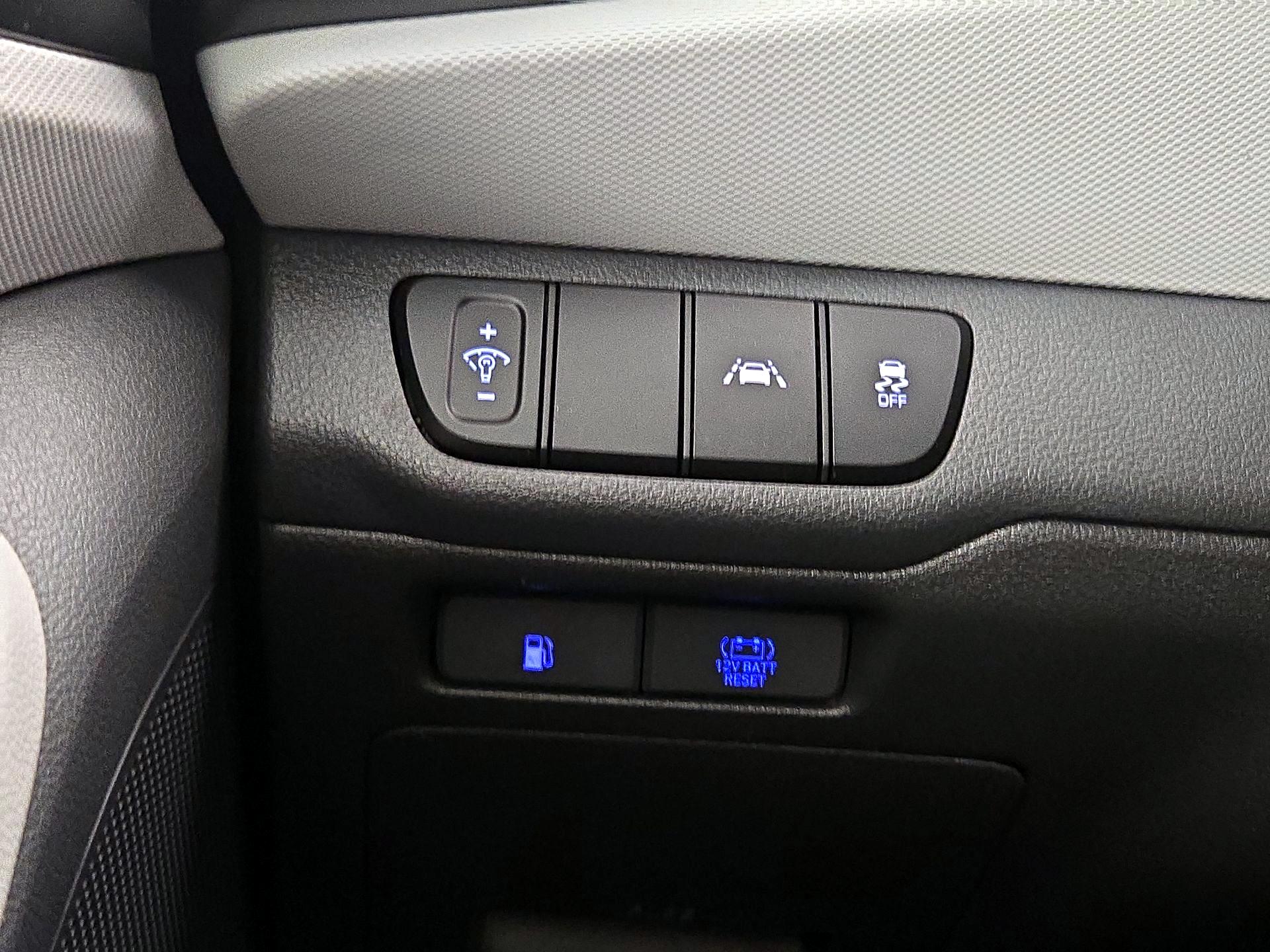 Thumbnail: 2020 Hyundai Ioniq - 13