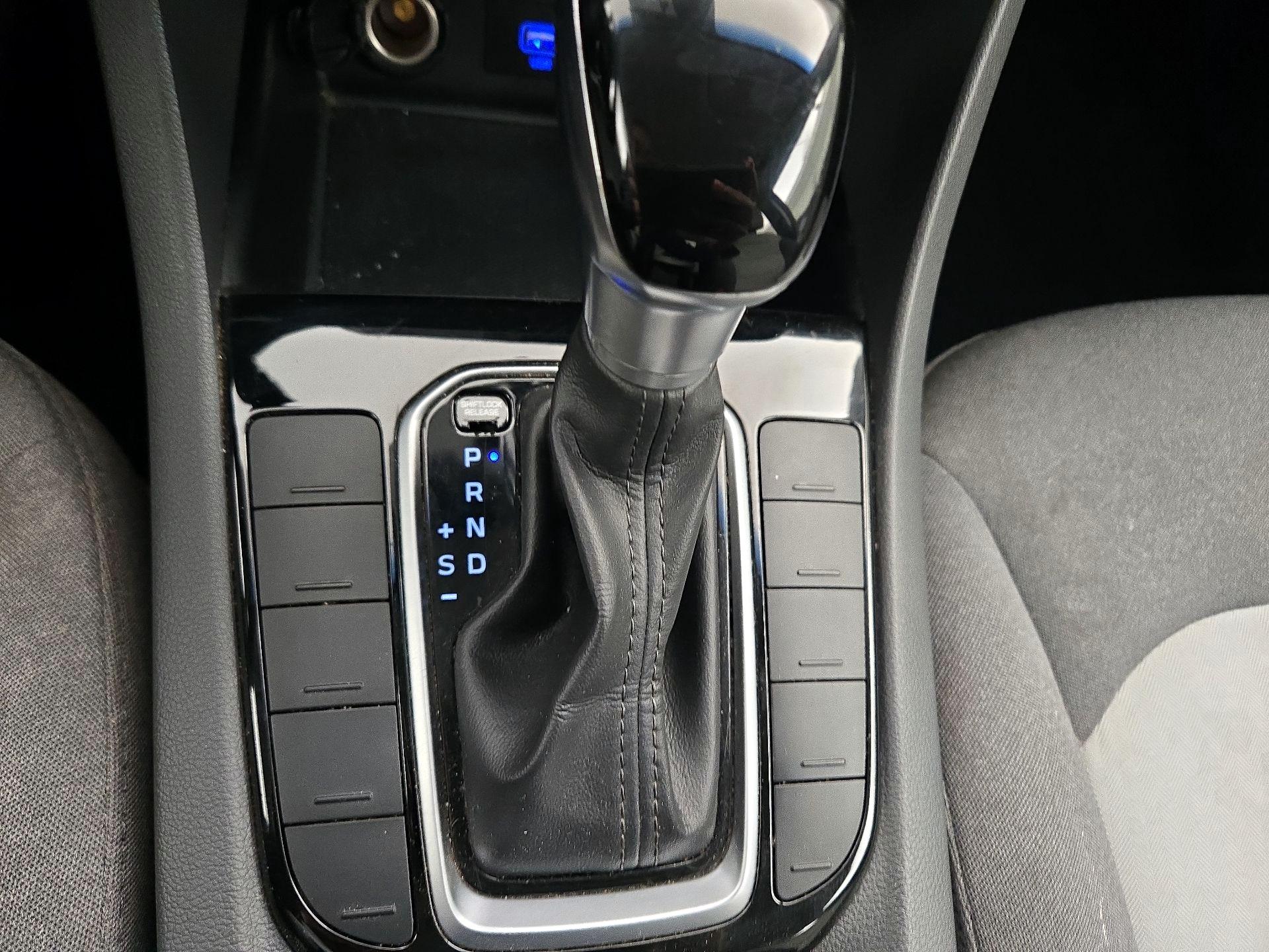 Thumbnail: 2020 Hyundai Ioniq - 17