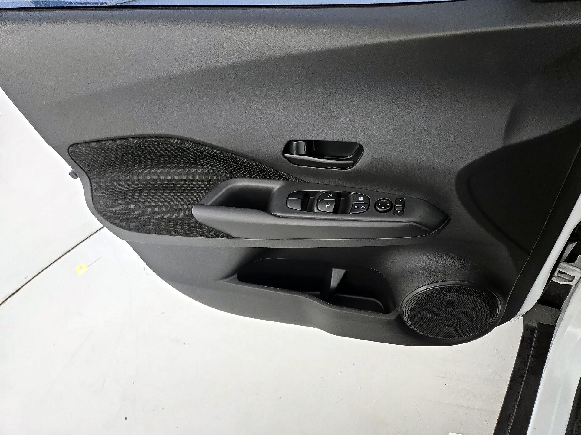 Thumbnail: 2025 Nissan Kicks - 12