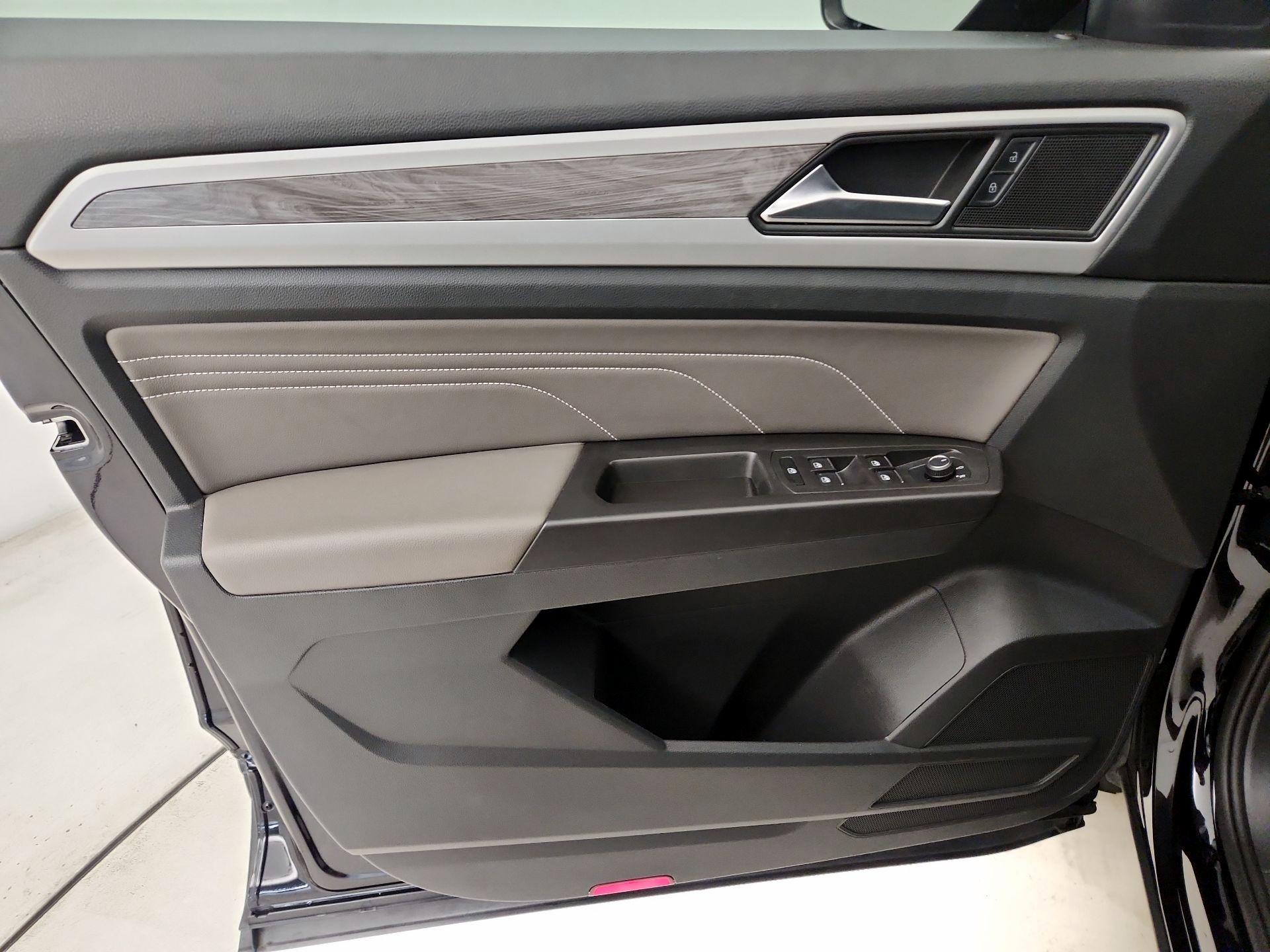 Thumbnail: 2023 Volkswagen Atlas - 12