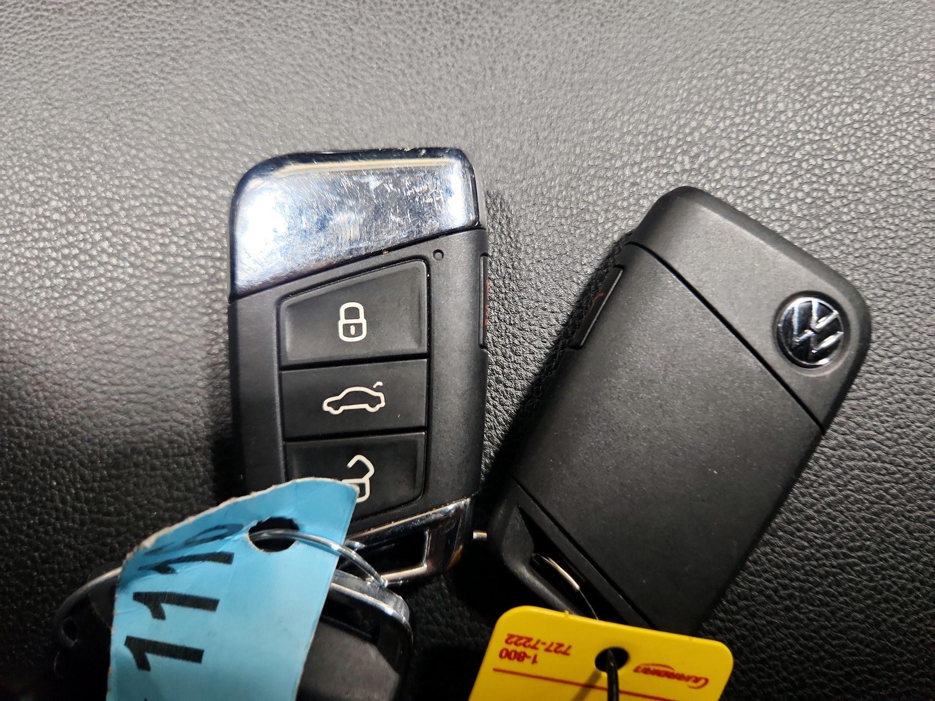 Thumbnail: 2023 Volkswagen Atlas - 18