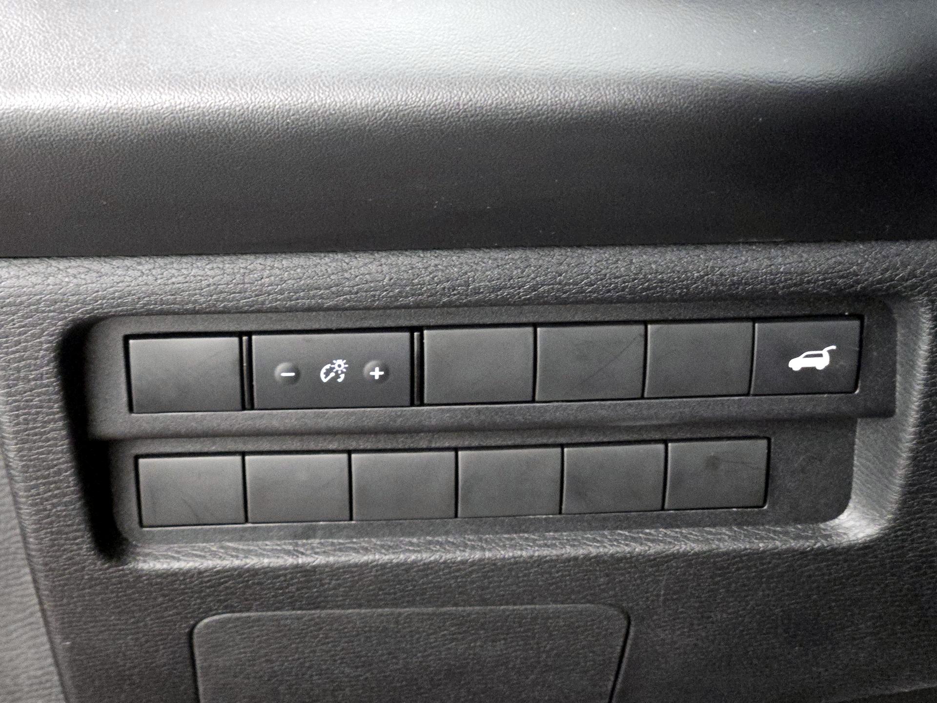 Thumbnail: 2024 Mitsubishi Outlander - 13