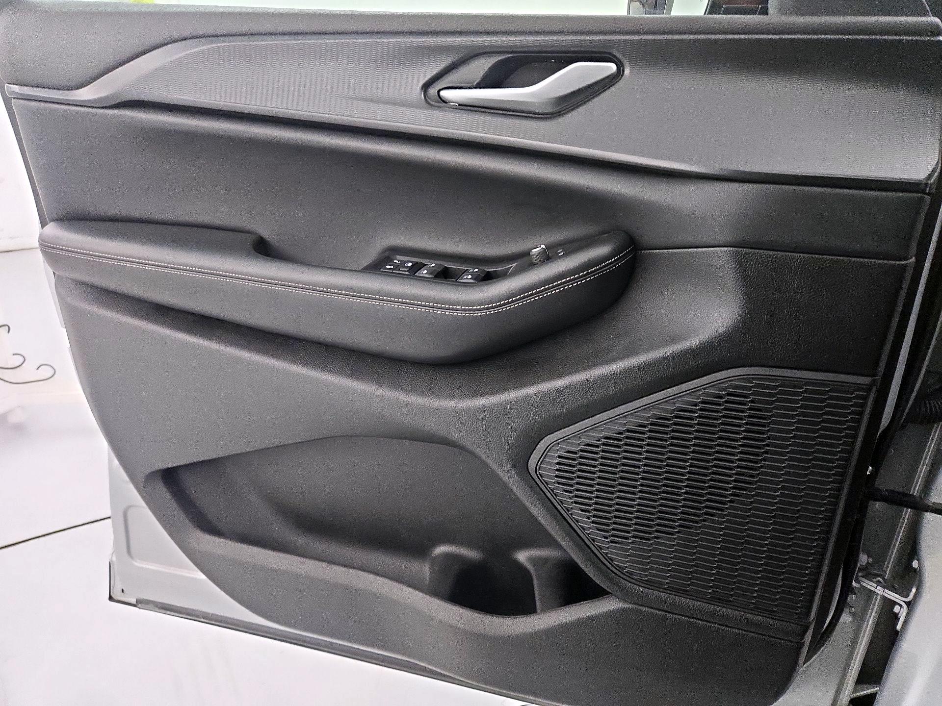 Thumbnail: 2024 Jeep Grand Cherokee L - 12