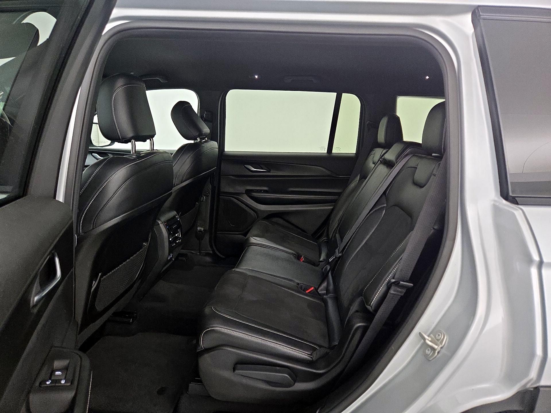 Thumbnail: 2024 Jeep Grand Cherokee L - 19