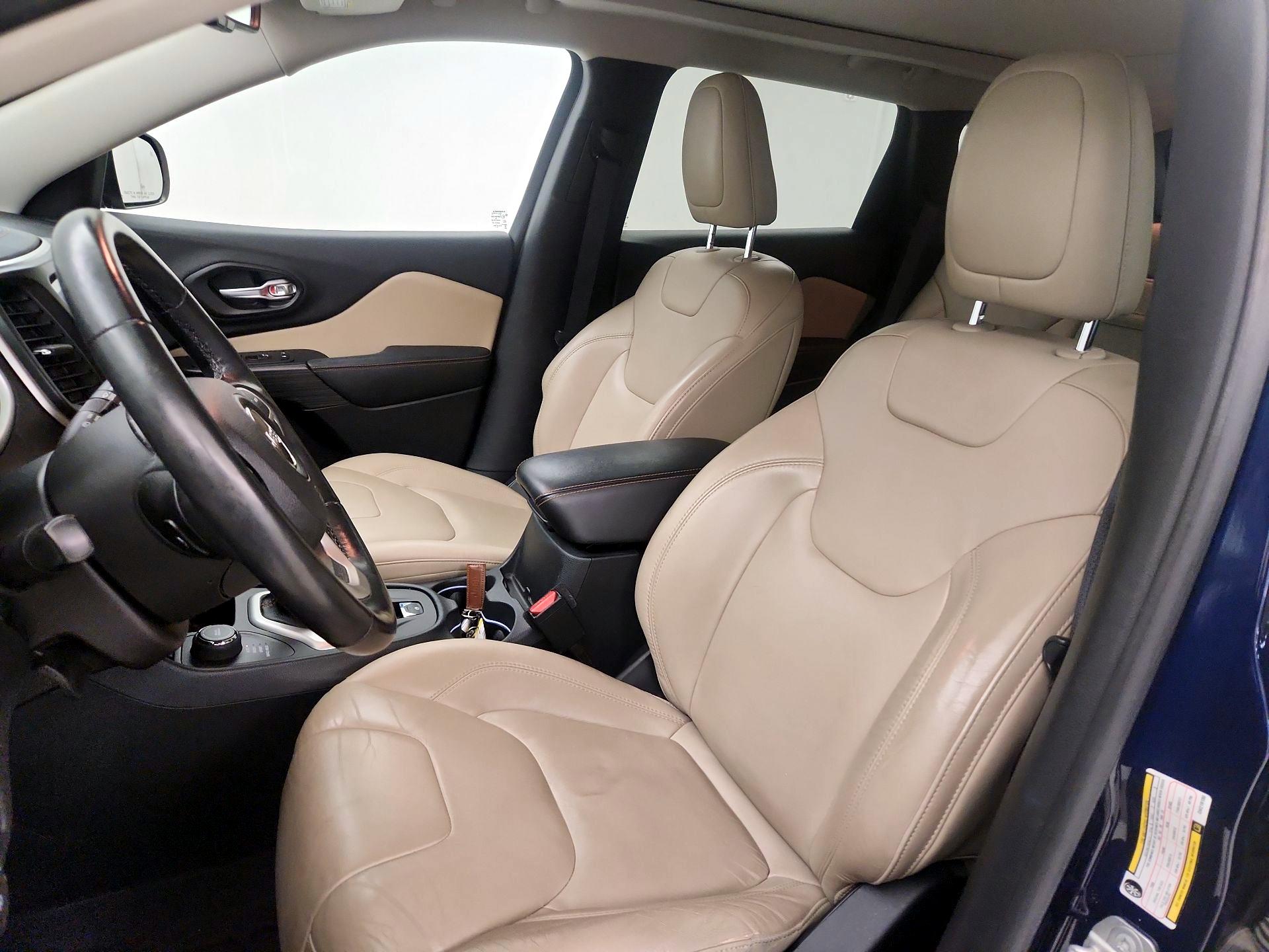 Thumbnail: 2016 Jeep Cherokee - 11