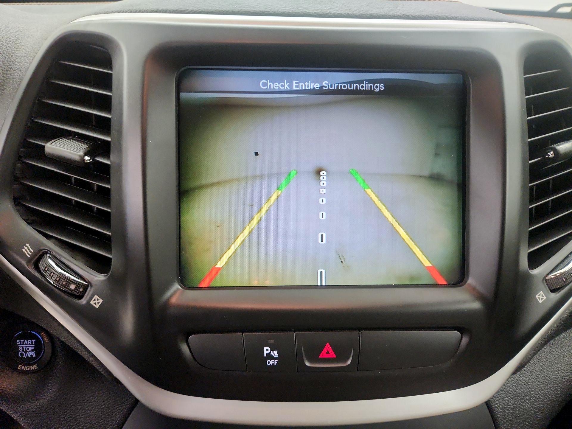 Thumbnail: 2016 Jeep Cherokee - 14