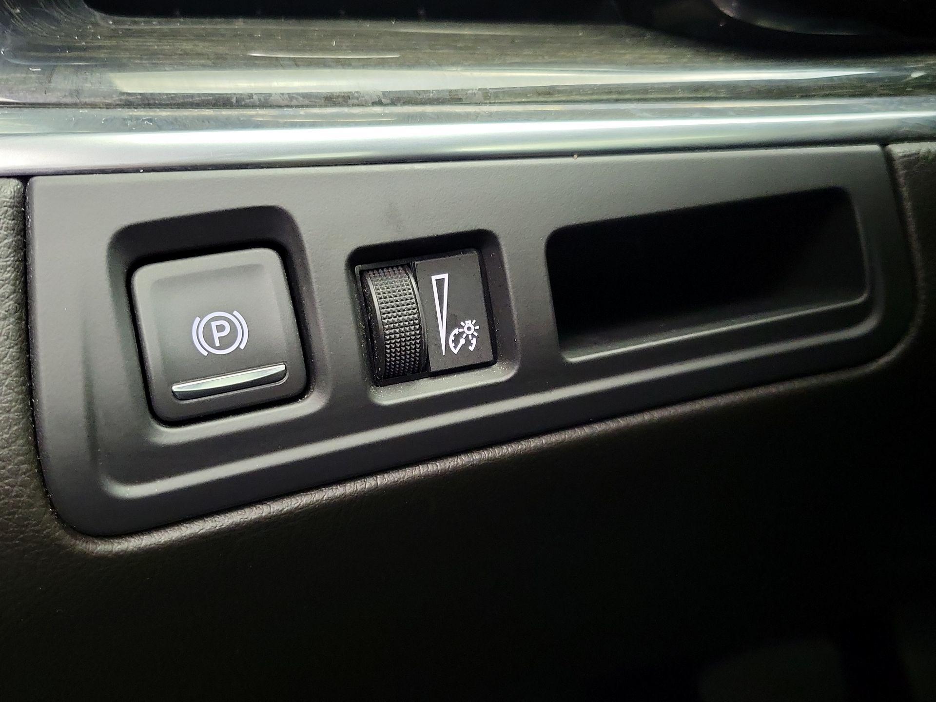 Thumbnail: 2022 Cadillac XT5 - 13