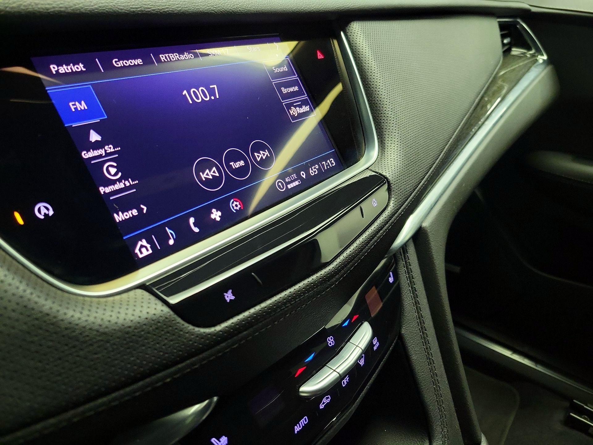 Thumbnail: 2022 Cadillac XT5 - 15