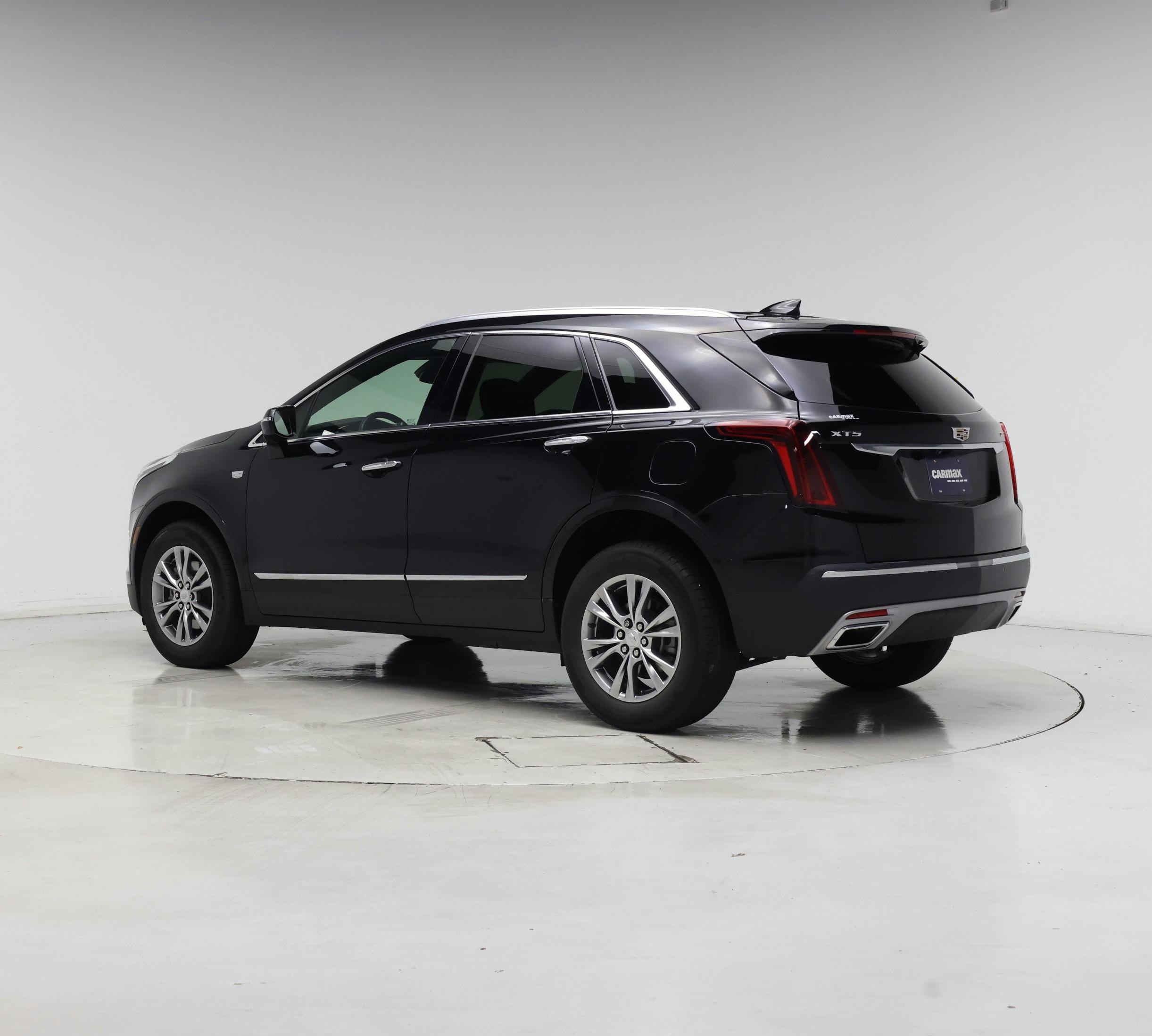 Thumbnail: 2022 Cadillac XT5 - 2