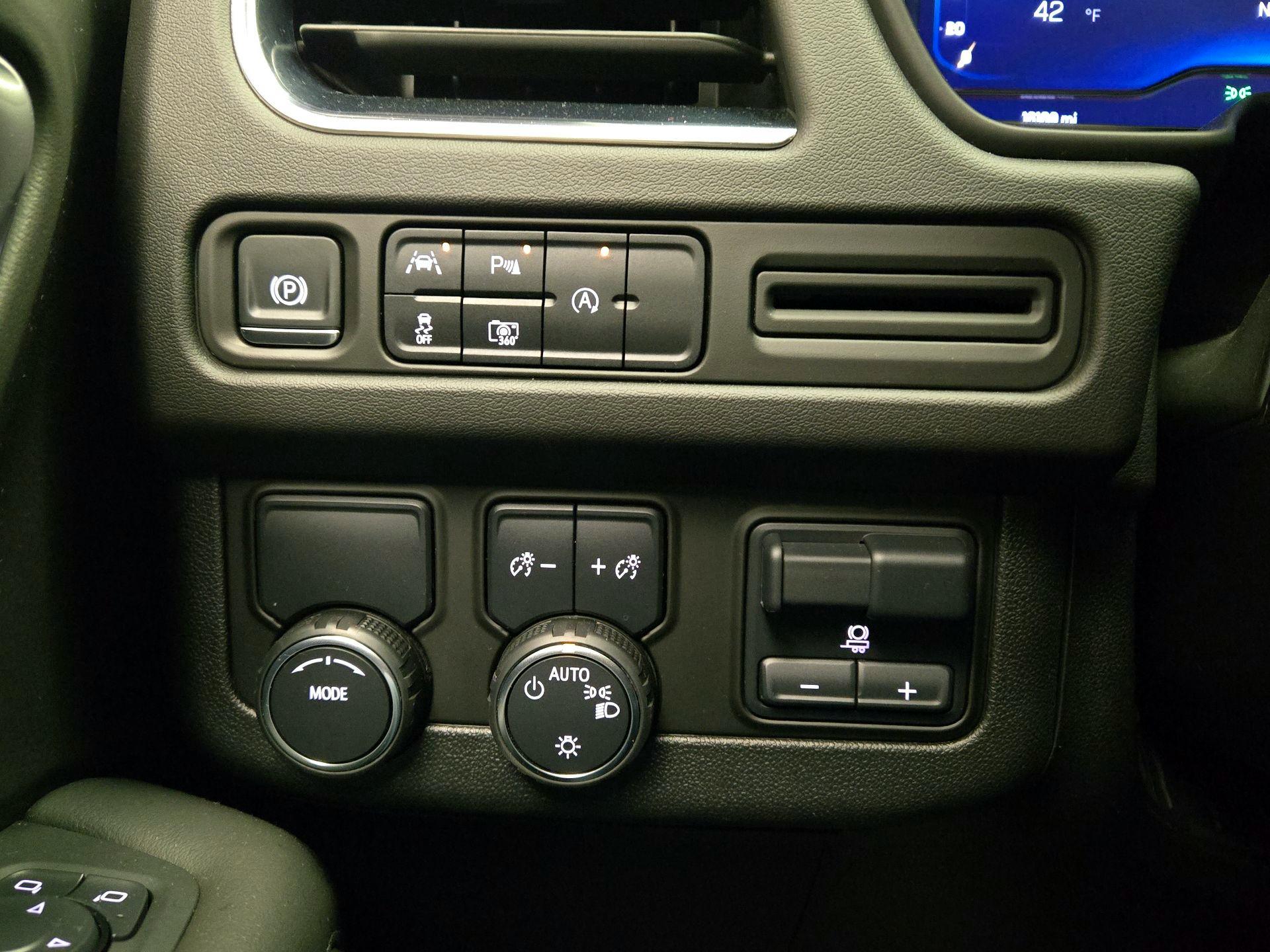 Thumbnail: 2024 Chevrolet Tahoe - 13