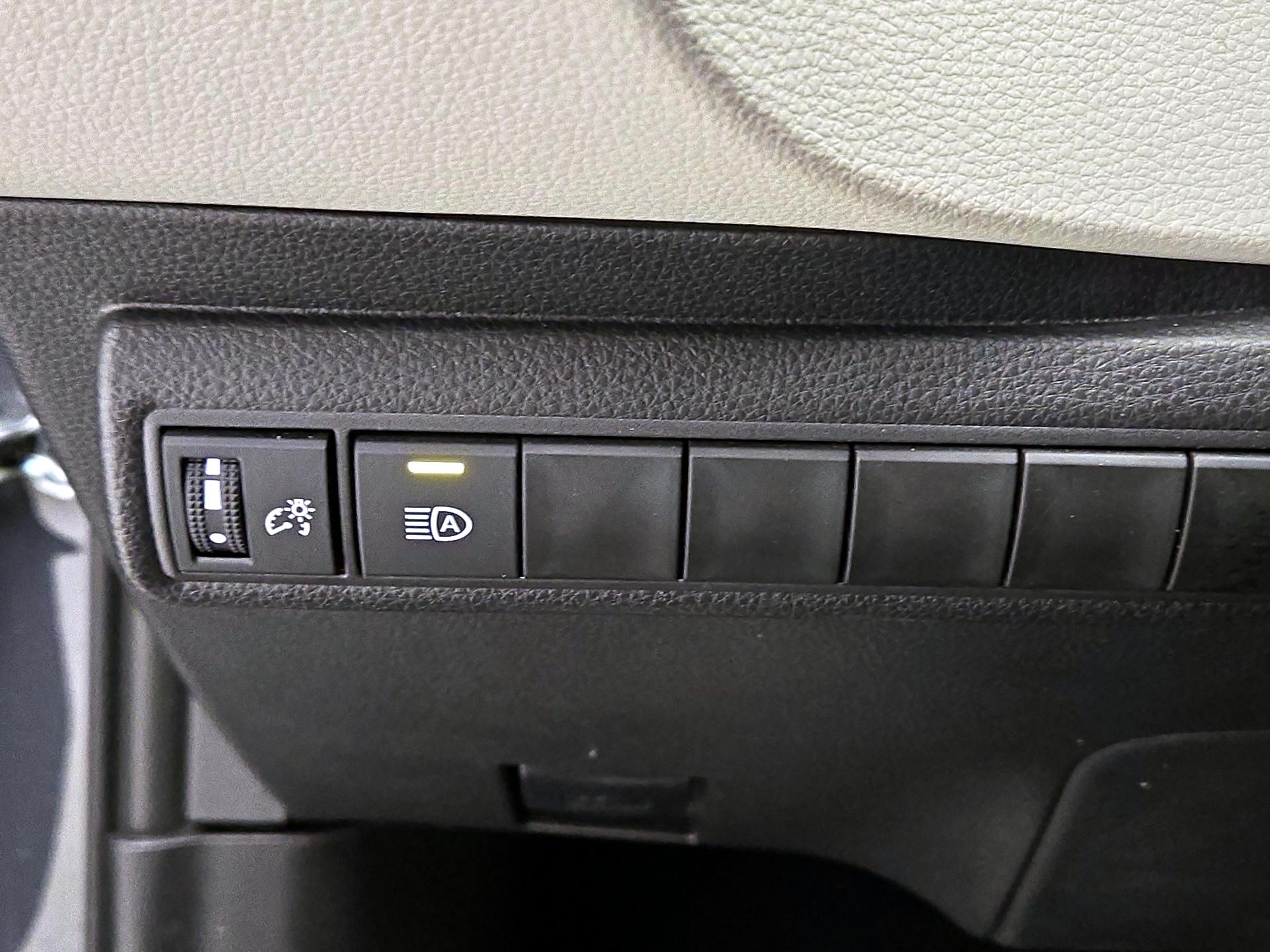 Thumbnail: 2025 Toyota Corolla - 13