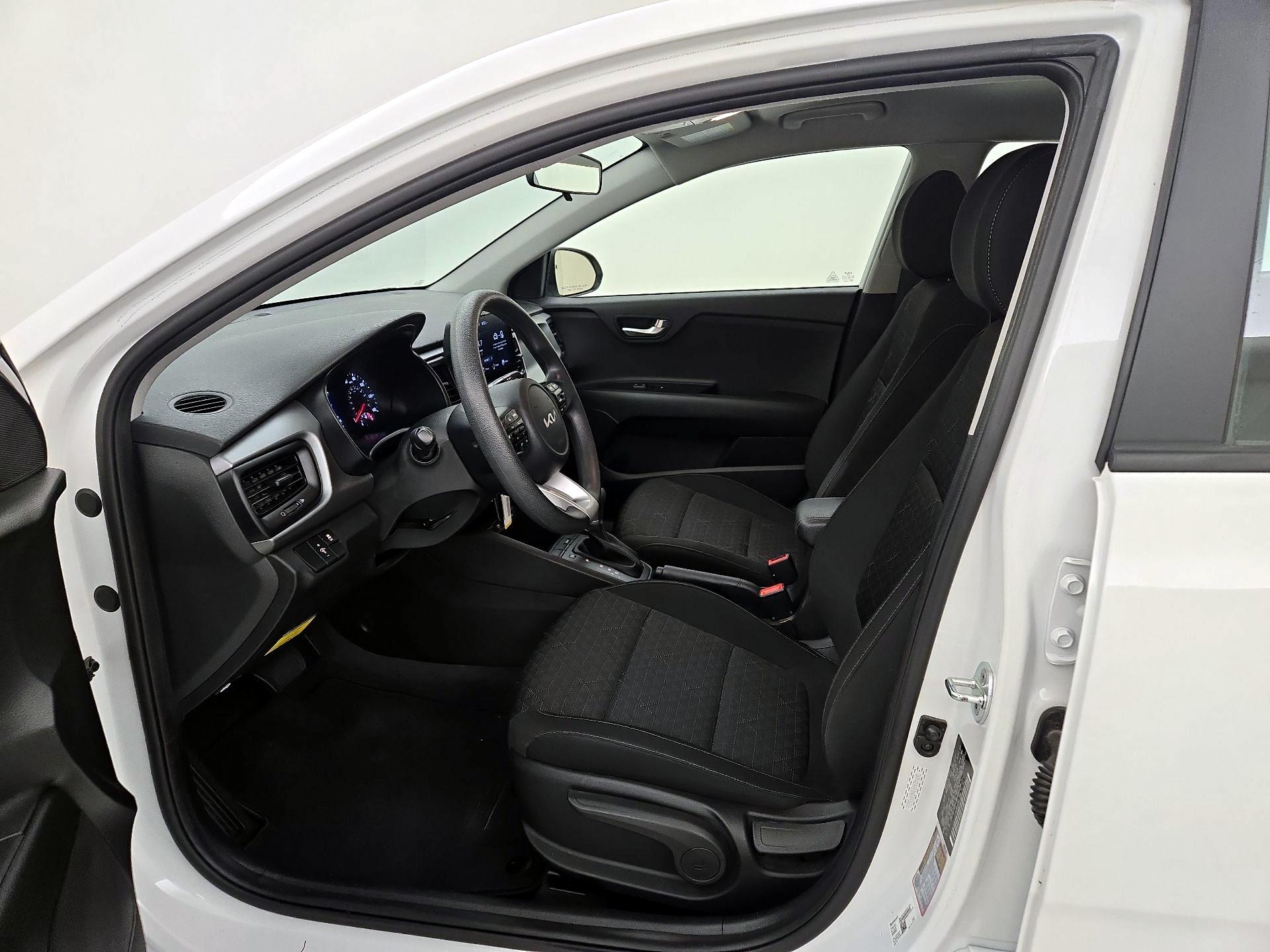 Thumbnail: 2022 Kia Rio - 11