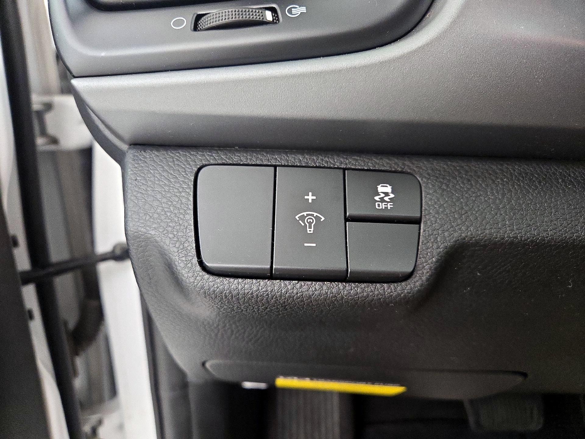 Thumbnail: 2022 Kia Rio - 13