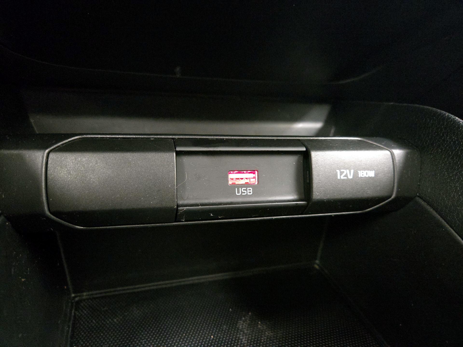 Thumbnail: 2022 Kia Rio - 18