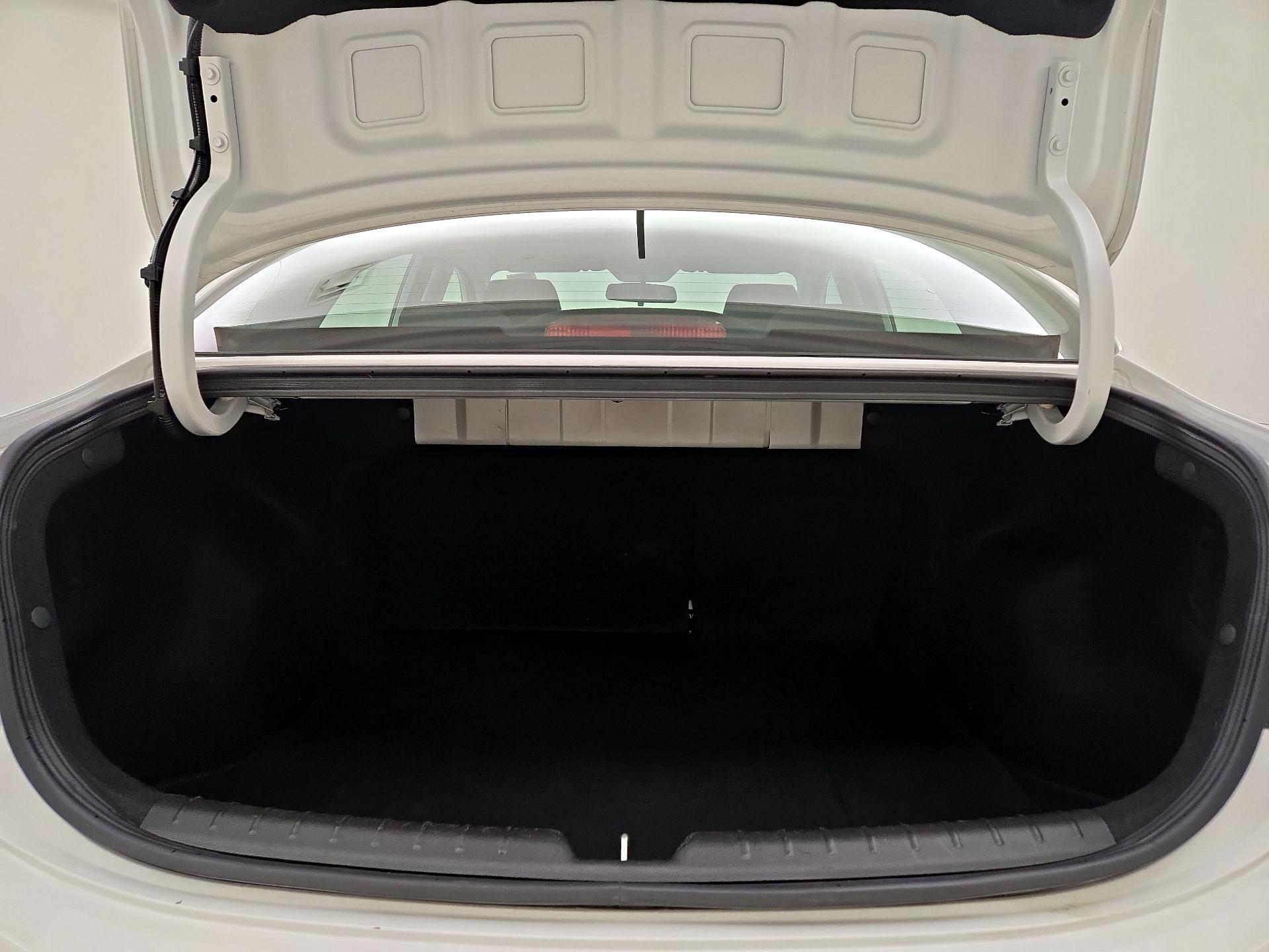 Thumbnail: 2022 Kia Rio - 20