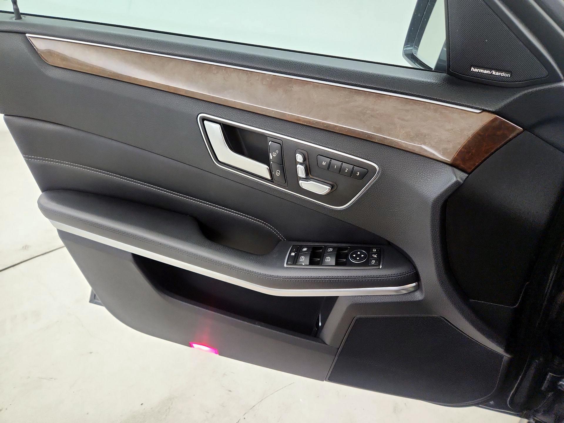 Thumbnail: 2016 Mercedes-Benz E-Class - 12