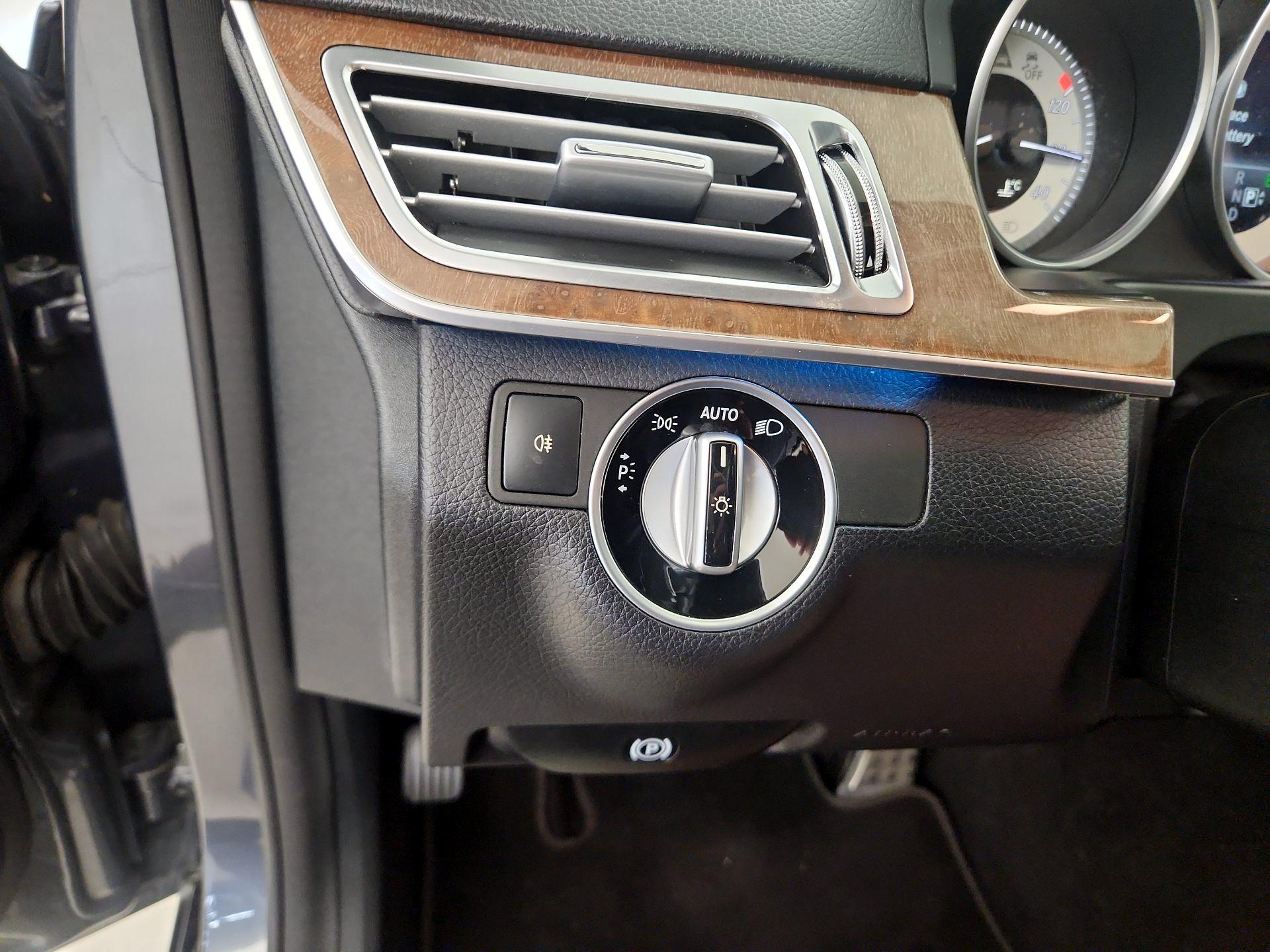 Thumbnail: 2016 Mercedes-Benz E-Class - 13